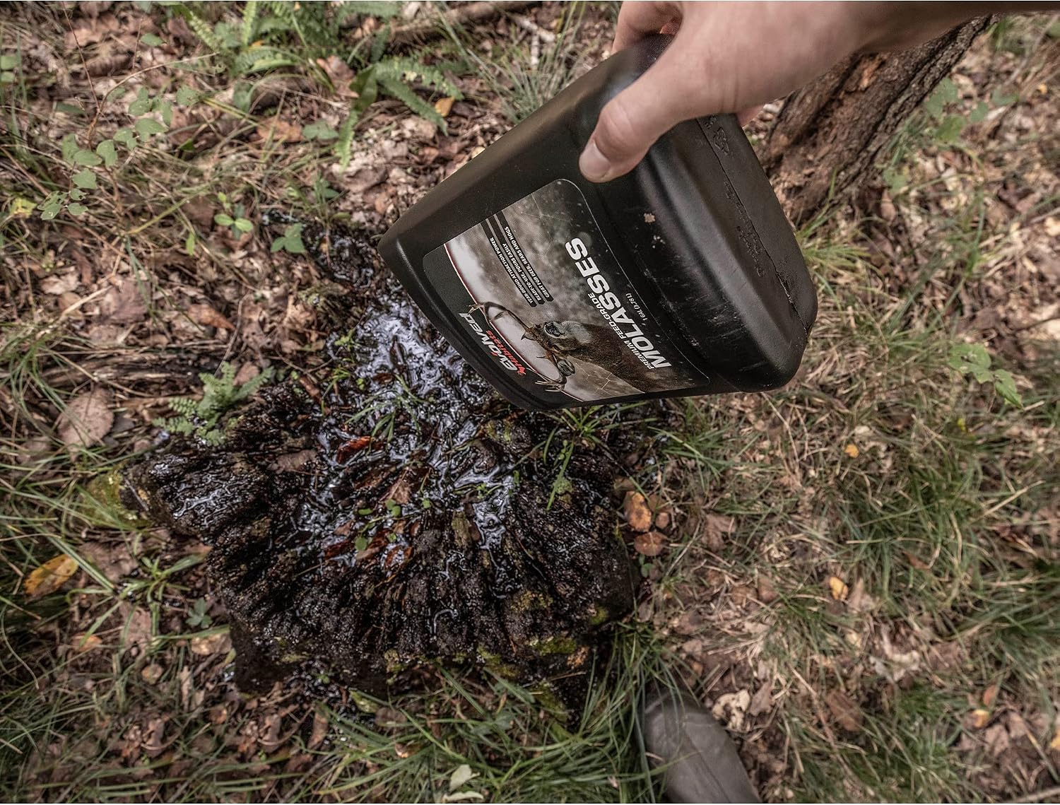 Premium Wildlife Molasses - All Year-Round Feed Supplement - Ready-to-Use Deer, Bear & Hogs Attractant