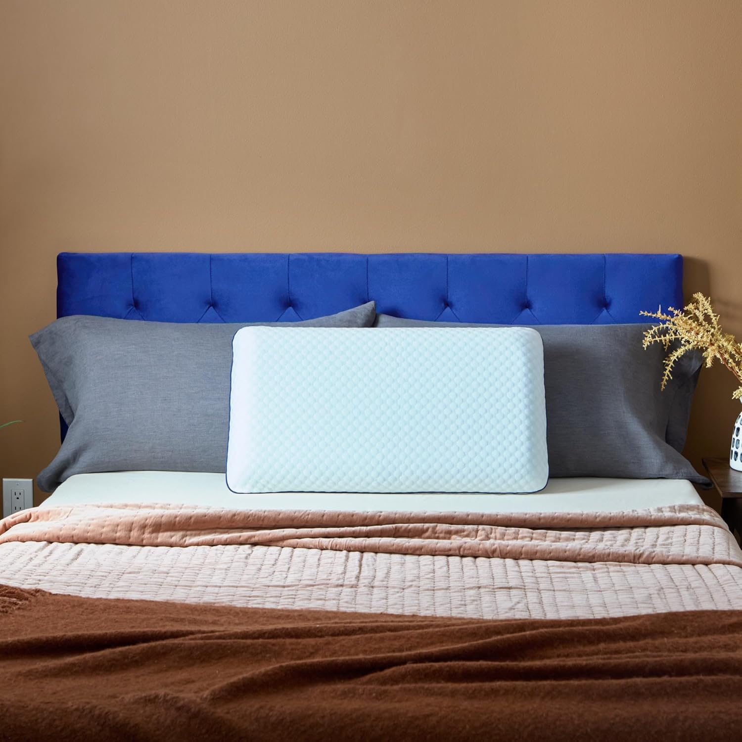 Weekender Cooling Gel Memory Foam Pillow for Sleeping – Standard Size, Ventilated Cooling Pillow for Side & Back Sleepers, Neck & Shoulder Support, Medium Firm, Washable Cover