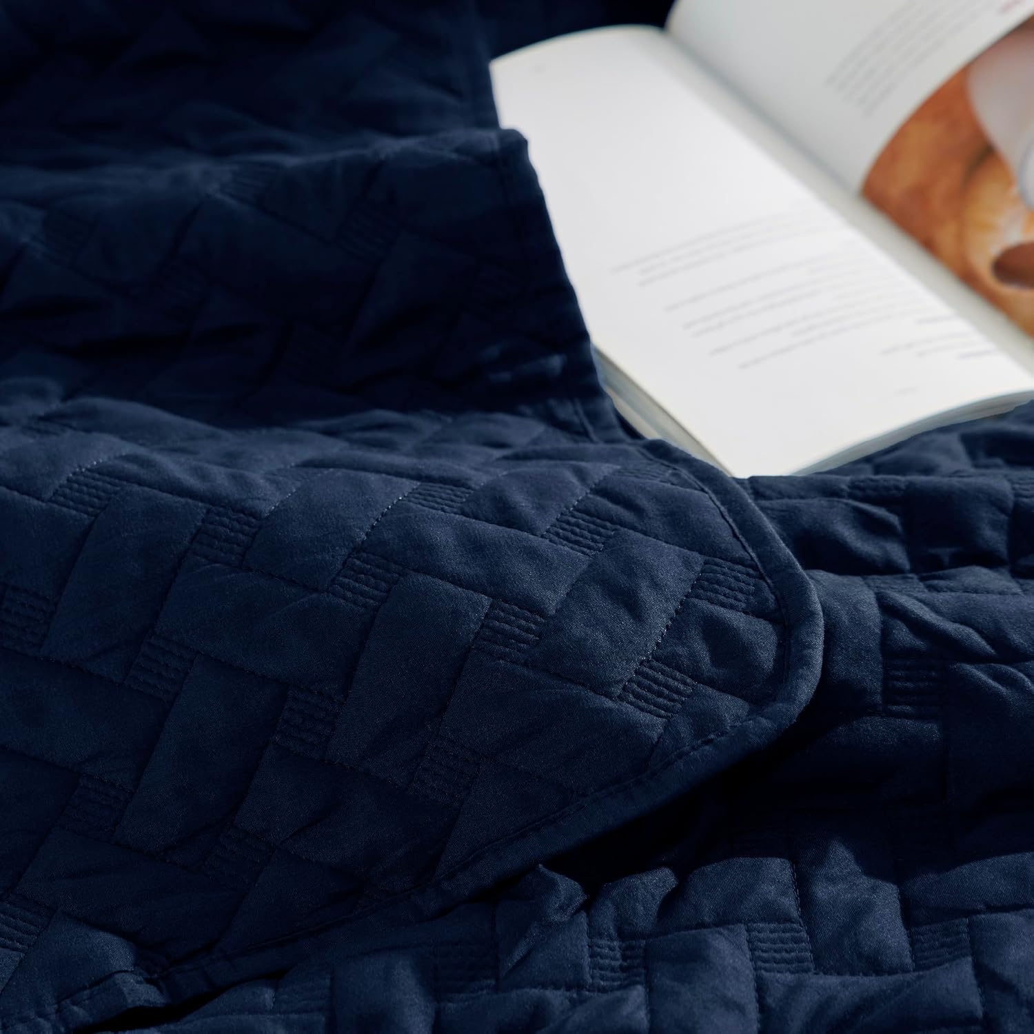 Bedsure Quilts Queen Size - Grey Bedspreads Queen Size with Basket Weave Pattern, Soft Quilt Bedding Set, Lightweight Comforter Set Coverlet for All Seasons with 2 Pillow Shams (90" x 96")