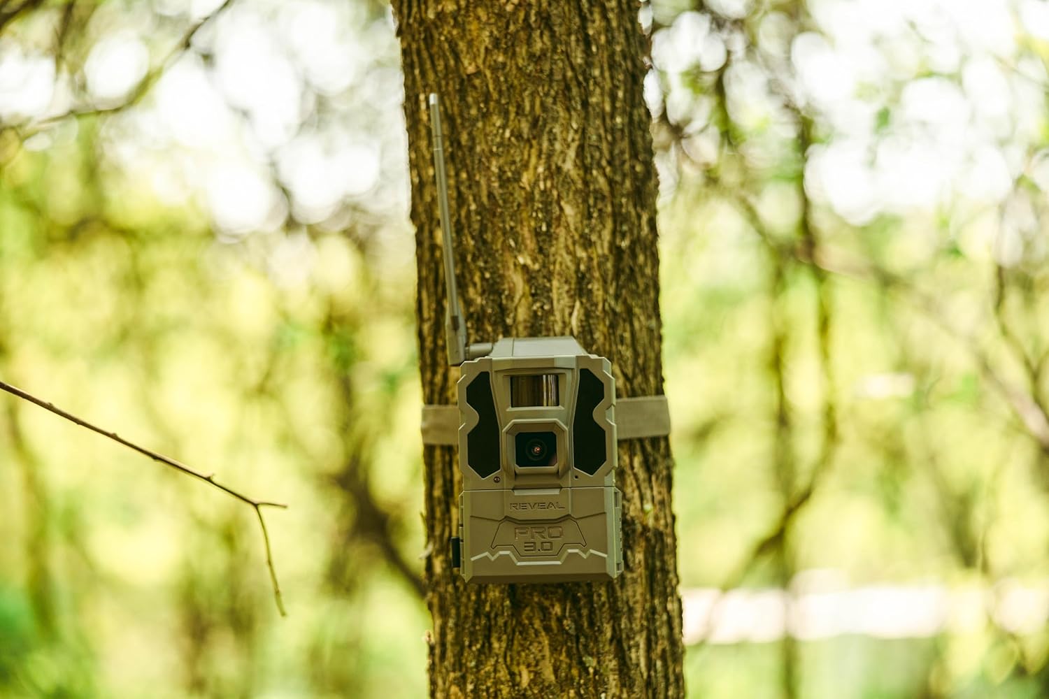 TACTACAM Reveal Pro 3.0 Cellular Trail Camera, Night Vision, GPS | 4G LTE, 4K HD photo, no-glow IR flash, optional SD card slot, extended battery life