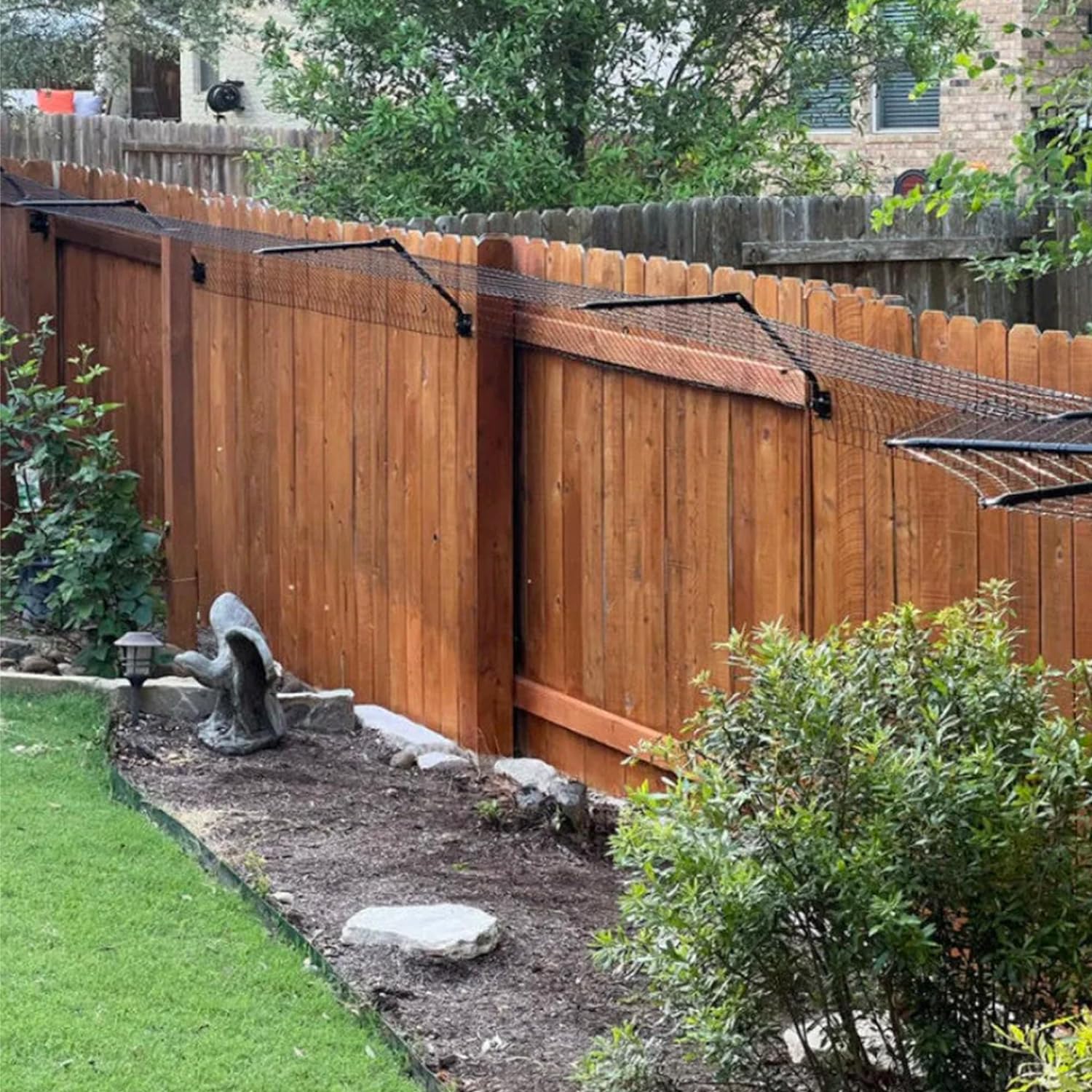 PURR…FECT Fence Conversion System for Cats - Cat-Proof Steel Toppers for Existing Outdoor Fencing, Containment Barrier For Wood, Chain Link, Metal