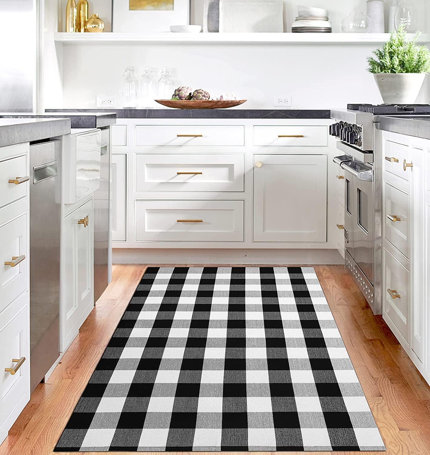 IOHOUZE 27.5x43 Buffalo Plaid Rug, Washable Front Door Mat, Black White