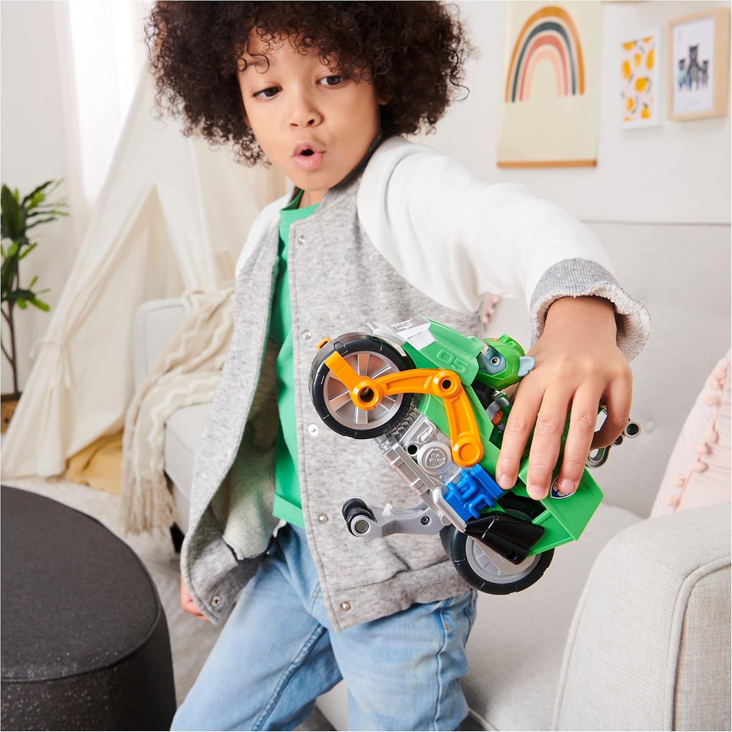 PAW Patrol, Moto Pups Wildcat’s Deluxe Pull Back Motorcycle Vehicle with Wheelie Feature and Toy Figure
