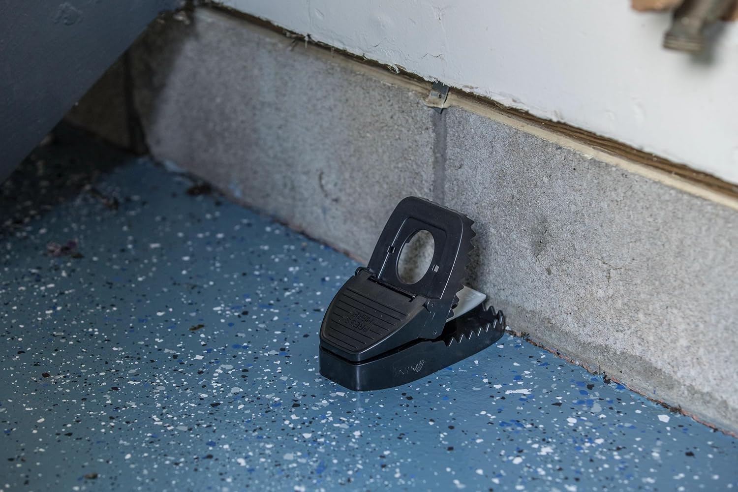 Tomcat Tunnel Trapping System | Rat & Mice Traps - 1 Tunnel Station and 2 Reusable Snap Traps