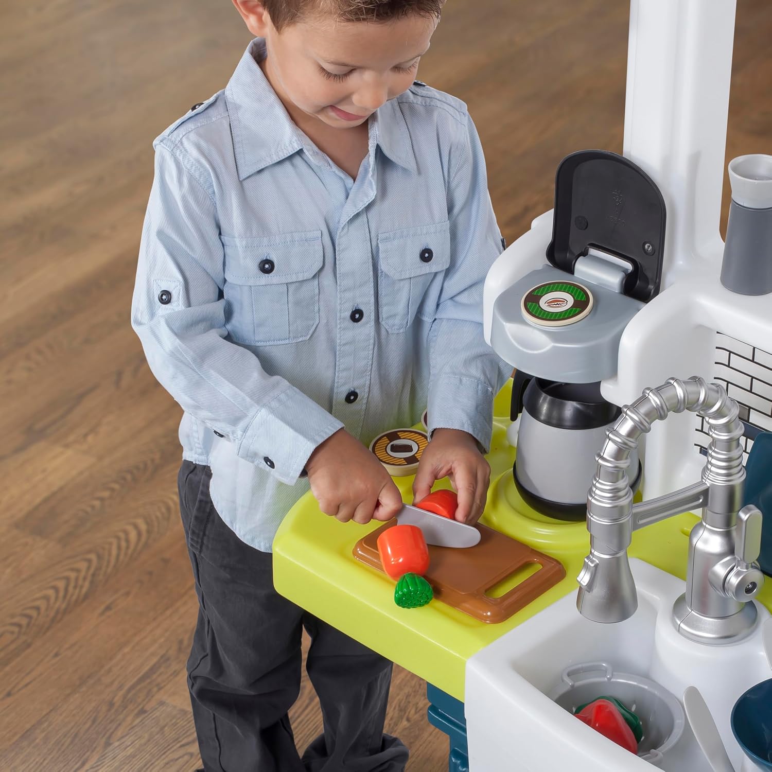 Step2 Elegant Edge Kids Kitchen Playset, Indoor/Outdoor Kitchenette, Interactive Play with Lights and Sounds, Made of Durable Plastic
