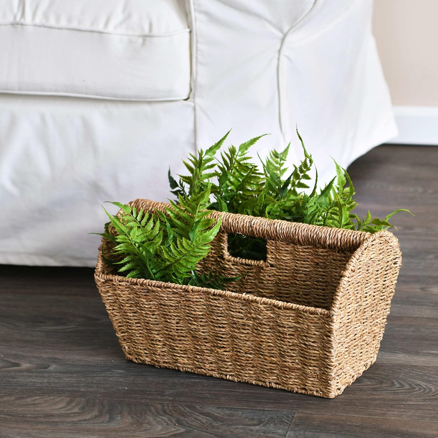 Household Essentials Wicker Magazine Rack, Handwoven Seagrass, Strong Metal Wire Frame, Built-In Handle and Divider, Lightweight, Contemporary, Great for Puzzle Books, Mail and More, Natural