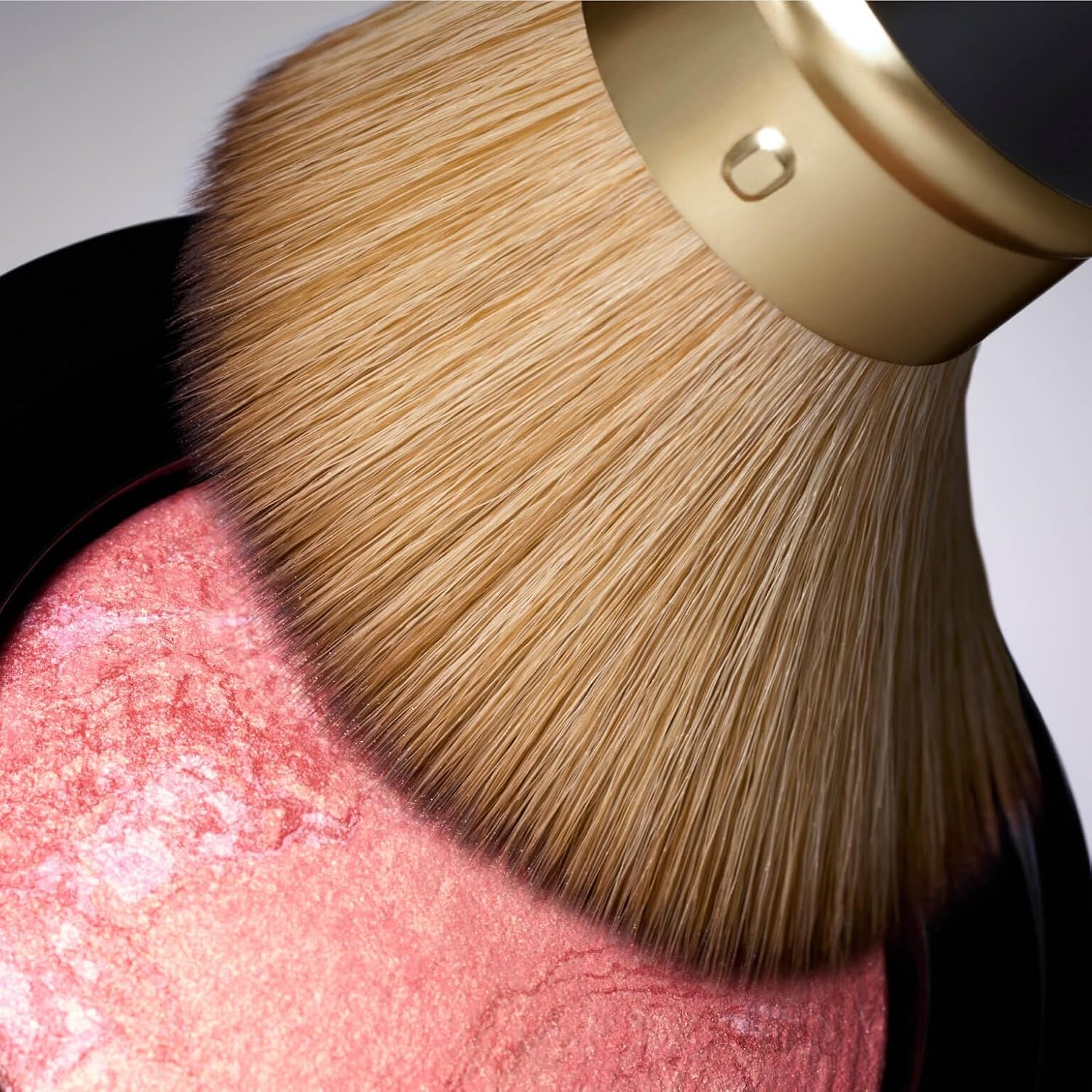 LAURA GELLER NEW YORK Makeup Brushes - Retractable Angled Kabuki Brush