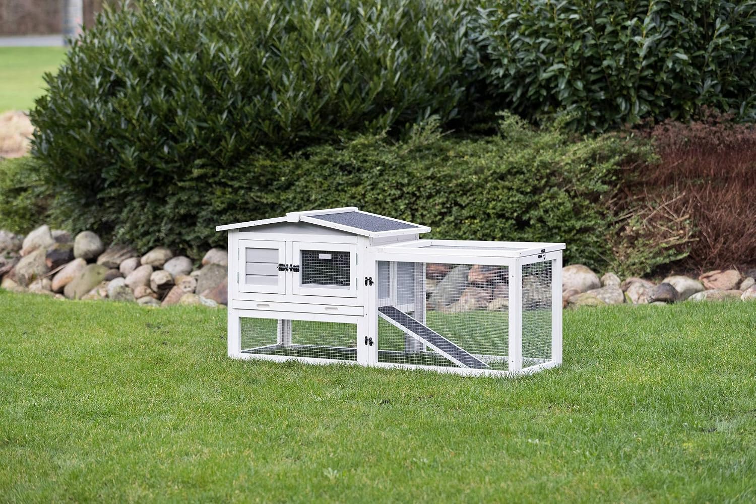 Trixie Natura Insulated Rabbit Hutch with Run, Ideal Outdoor Bunny House for Cold Weather, Foam Insulation Walls, Gray