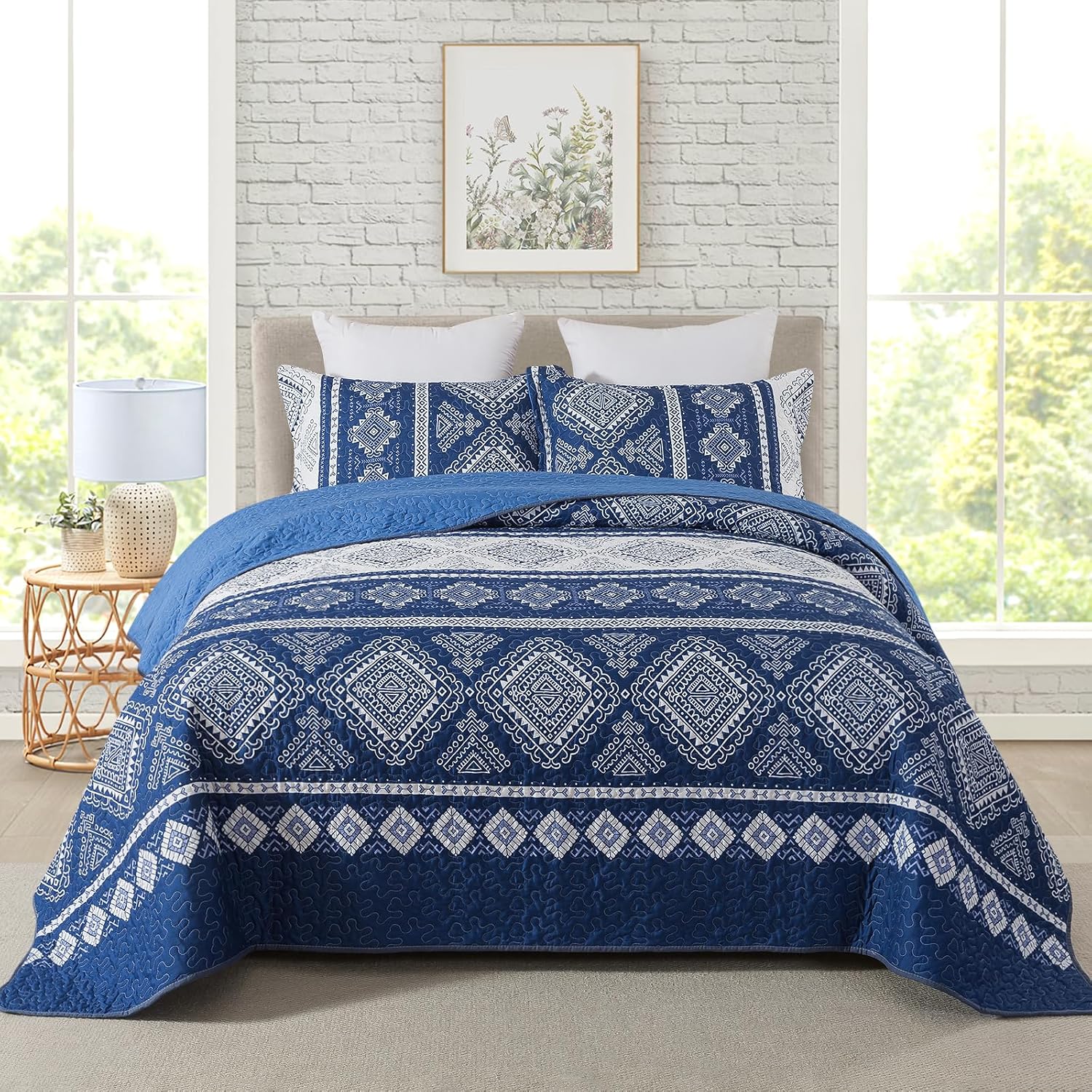 Travan Queen Quilt Set 3-Piece Bedspread Quilted Oversized Lightweight Microfiber Coverlet Set with Shams Violet Purple Floral Pattern Quilted
