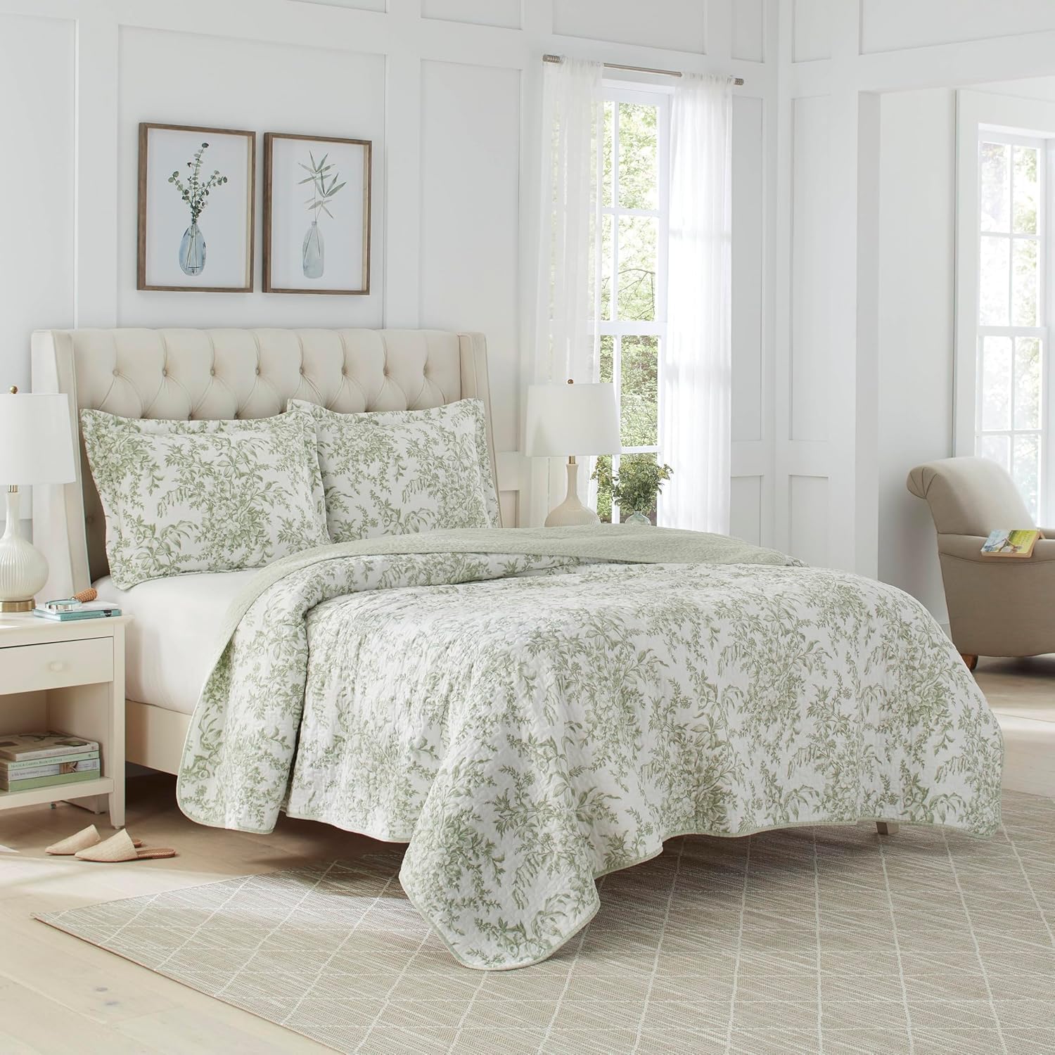 Laura Ashley – Queen Quilt Set, Soft & Lightweight Bedding with Matching Shams, Reversible Floral Room Decor, College Dorm Room Essentials (Bedford Blue)