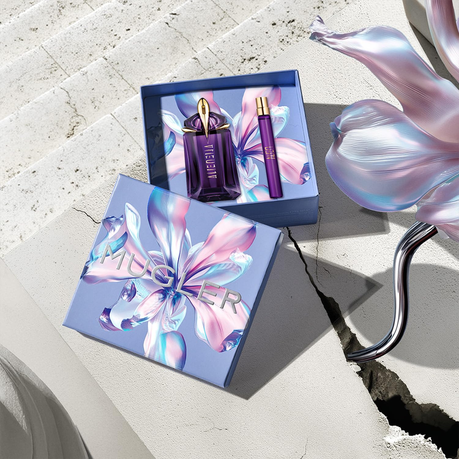 Mugler Alien Eau de Parfum - Long Lasting Floral Woody Womens Perfume | Fragrance With Jasmine, Cashmeran Wood & Amber - Bold Feminine Fragrance Perfect for Daily Wear- Refillable Bottle