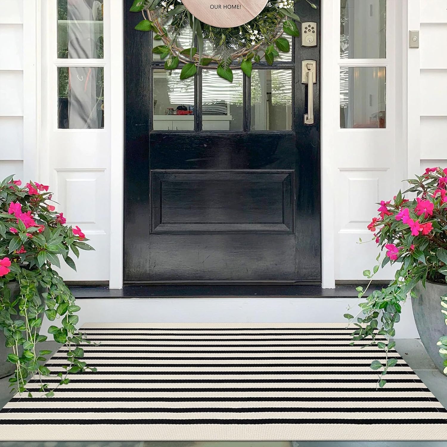 IOHOUZE 27.5x43 Buffalo Plaid Rug, Washable Front Door Mat, Black White