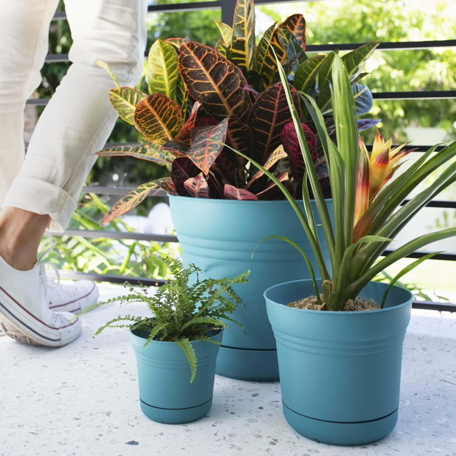 Bloem Saturn Planter with Saucer, 10", Calypso (SP1027)