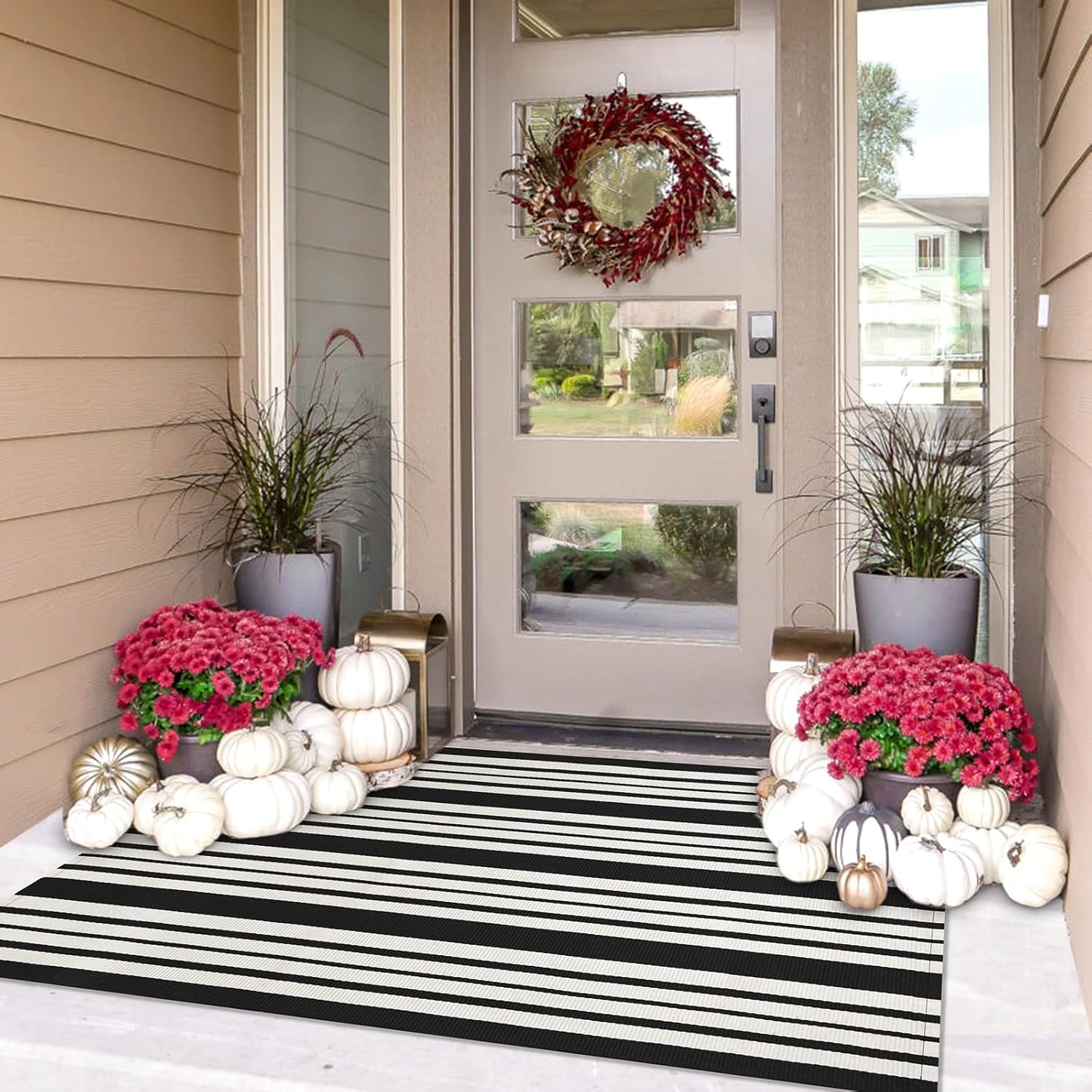 IOHOUZE 27.5x43 Buffalo Plaid Rug, Washable Front Door Mat, Black White