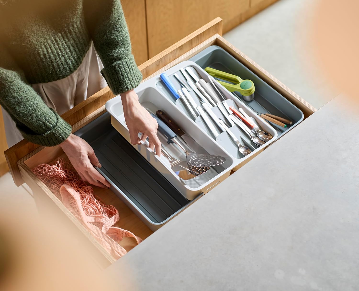 Joseph Joseph DrawerStore Knife Organizer, holds up to 9 knives, Kitchen Organization & Drawer Storage – Compact, Gray