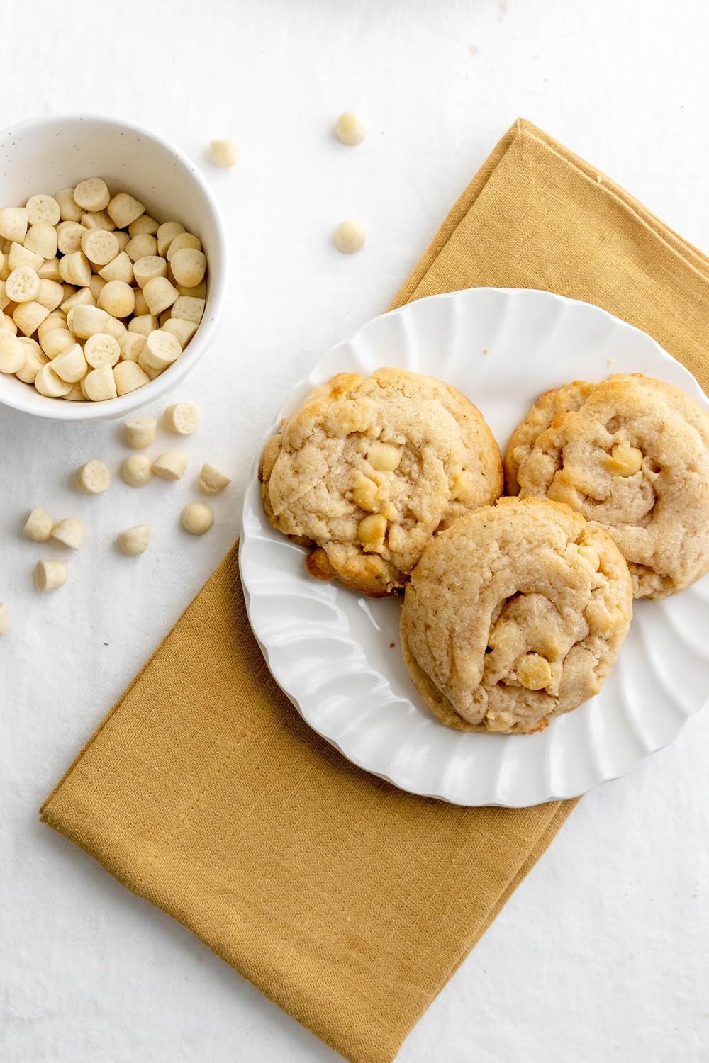 Yupik White Chocolate Chips, 2.2 lb (35.2 oz), Gluten-Free, Kosher, Small Size, Made with Cocoa Butter, Sweet Flavor, Melts Smoothly, Ideal for Baking, Snacking & Topping