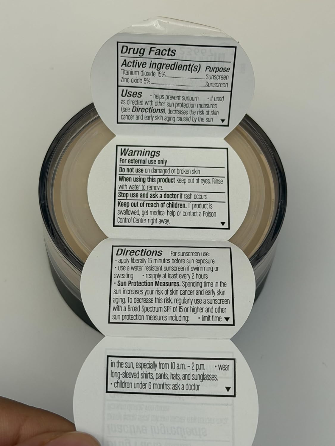 bareMinerals Original Matte Loose Powder Foundation SPF 15, Clean Mineral Powder Face Makeup, Sheer-to-Full Coverage, Reduces Shine, Dermatologist-Tested, Skin-improving Makeup For Sensitive Skin