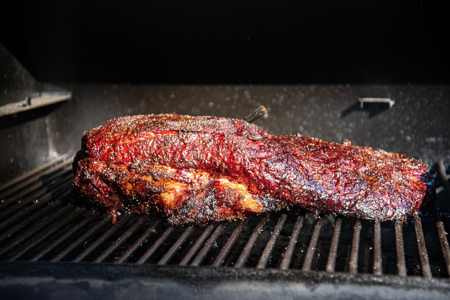 Hi Mountain | GARLIC PEPPER RUB | Meat Seasoning | 11 oz | Garlic pepper seasoning for beef, pork, venison, deer, elk, chicken, burgers, and vegetables