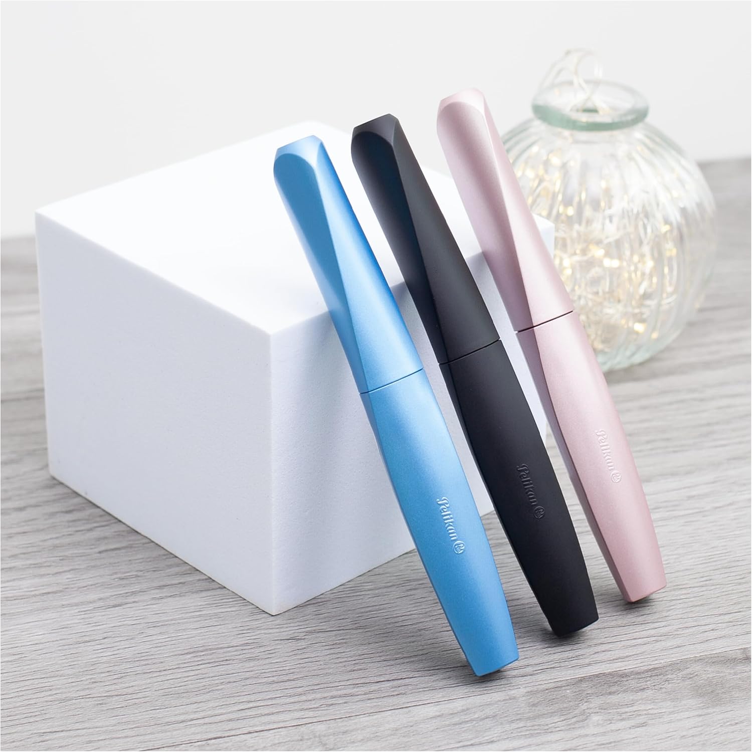 Pelikan Twist Fountain Pen with 1 Ink Cartridge, Medium Nib, Silver, Boxed (947101)