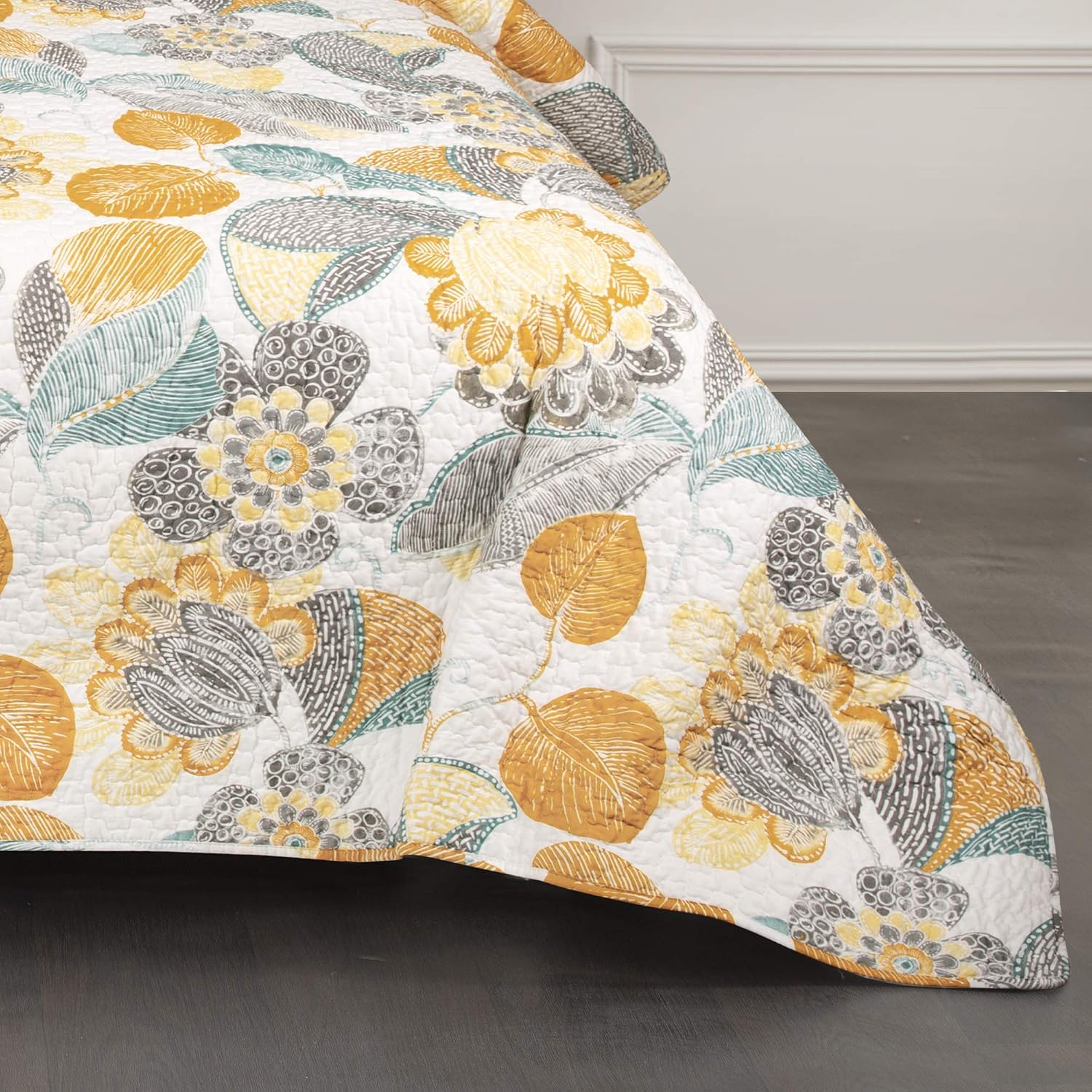 Lush Decor Layla Quilt Floral Leaf Print 3 Piece Reversible Bedding Set Full/Queen Orange & Blue