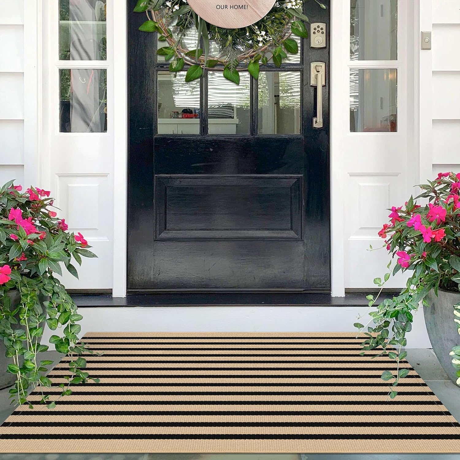 IOHOUZE 27.5x43 Buffalo Plaid Rug, Washable Front Door Mat, Black White