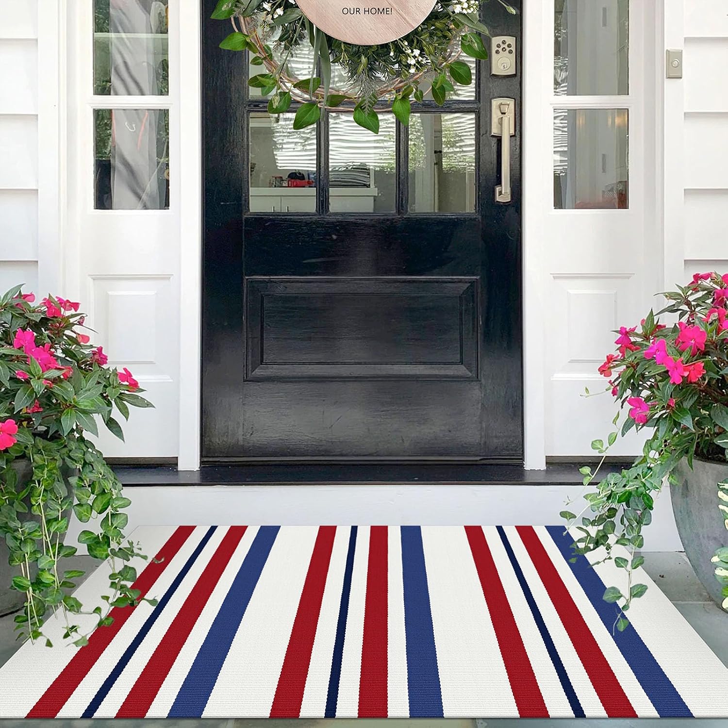 IOHOUZE 27.5x43 Buffalo Plaid Rug, Washable Front Door Mat, Black White