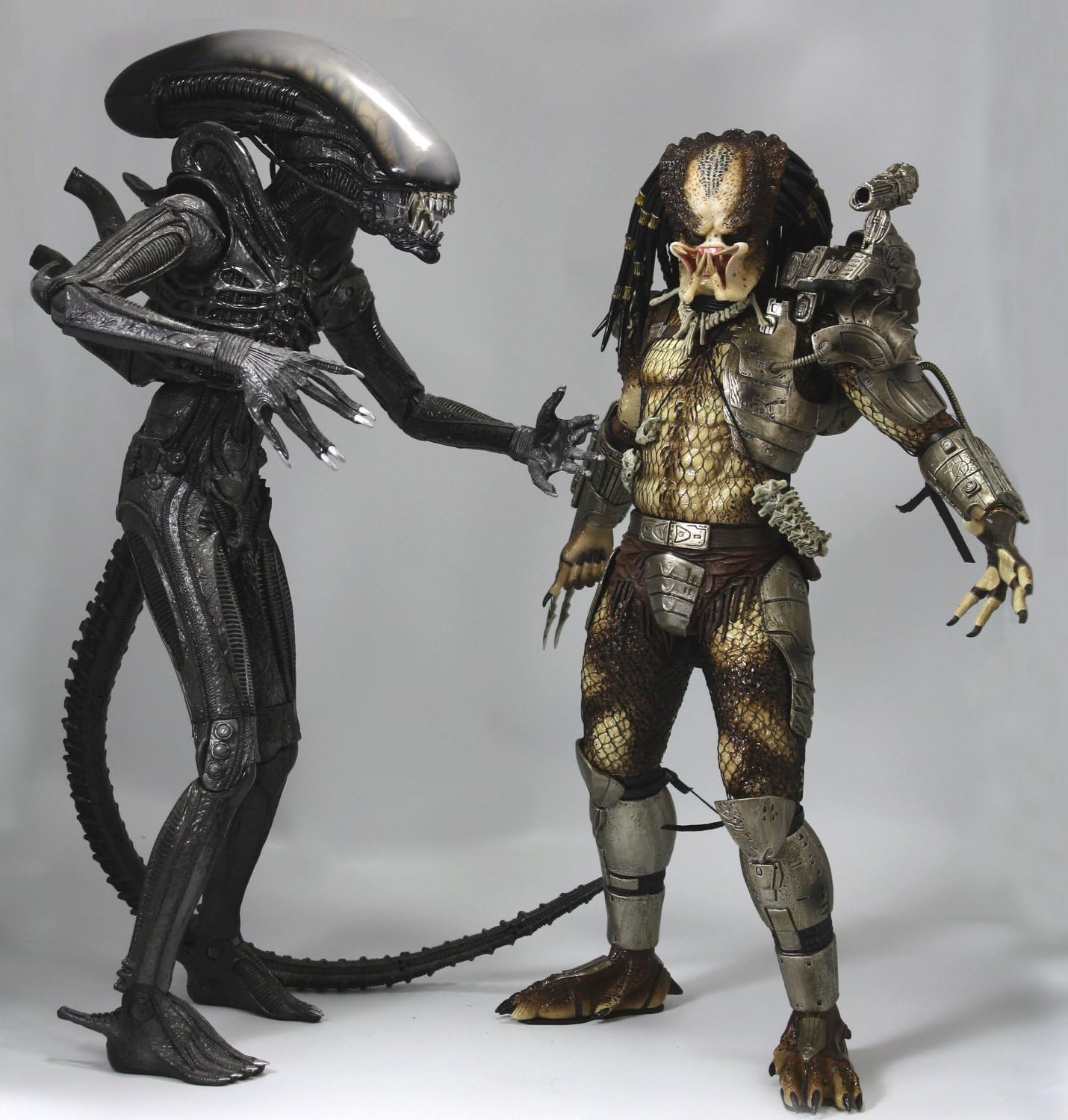 Alien VS. Predator NECA Exclusive Action Figure 2 Pack Alien Vs. Predator