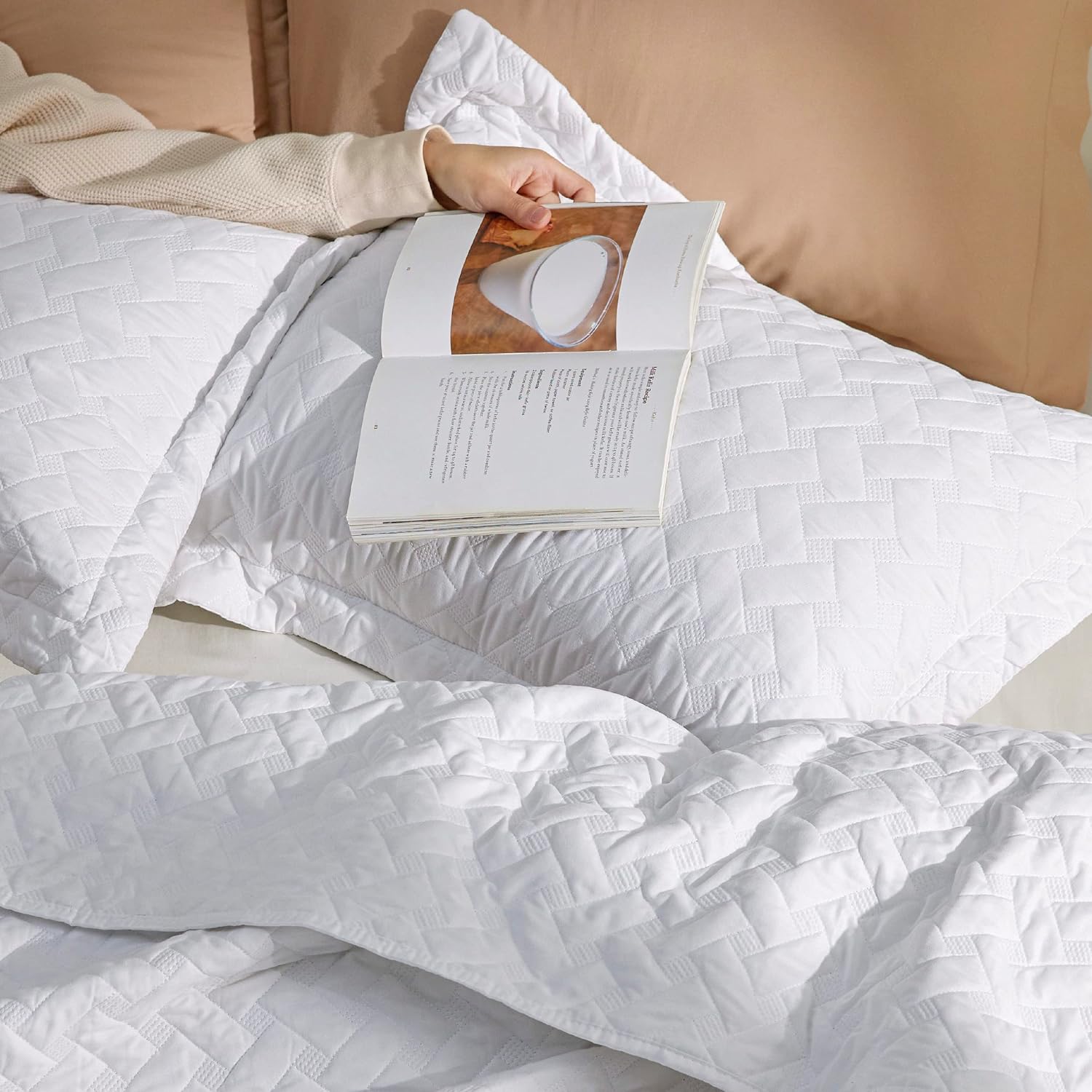 Bedsure Quilts Queen Size - Grey Bedspreads Queen Size with Basket Weave Pattern, Soft Quilt Bedding Set, Lightweight Comforter Set Coverlet for All Seasons with 2 Pillow Shams (90" x 96")