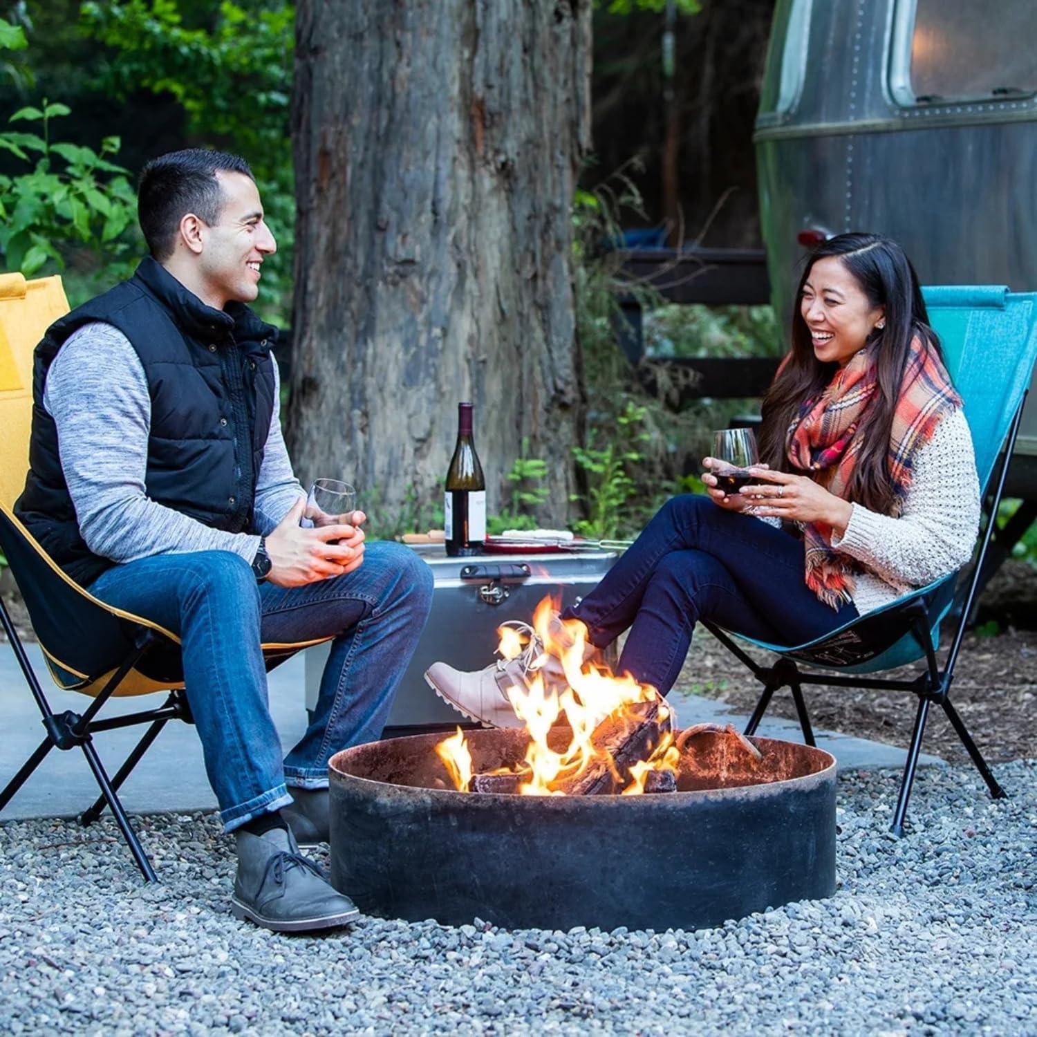 Duraflame Outdoor Firelogs – Crackling Fire Logs for Fire Pits, Camping, Bonfires & Backyard Fires, Easy-Light Firewood Alternative (1 Box)