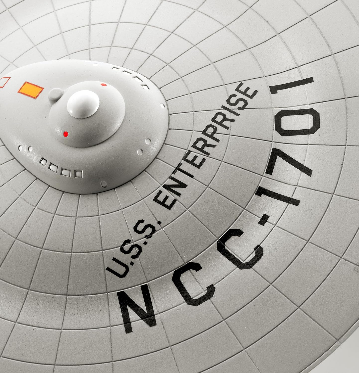 Revell 04991 Star Trek U.S.S. Enterprise NCC-1701 (TOS) 1:600 Scale Model Kit