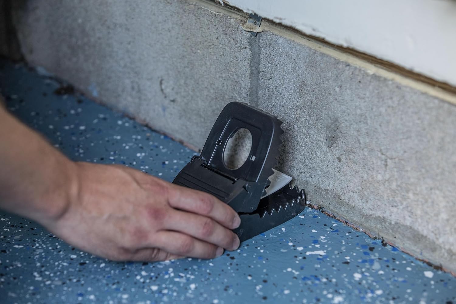 Tomcat Tunnel Trapping System | Rat & Mice Traps - 1 Tunnel Station and 2 Reusable Snap Traps