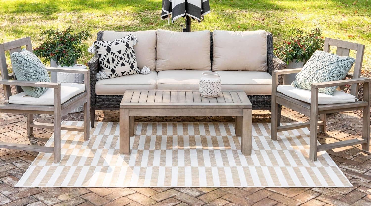 Unique Loom Outdoor Striped Collection Area Rug - Striped (7' 1" x 10' Rectangle, Taupe/Ivory)