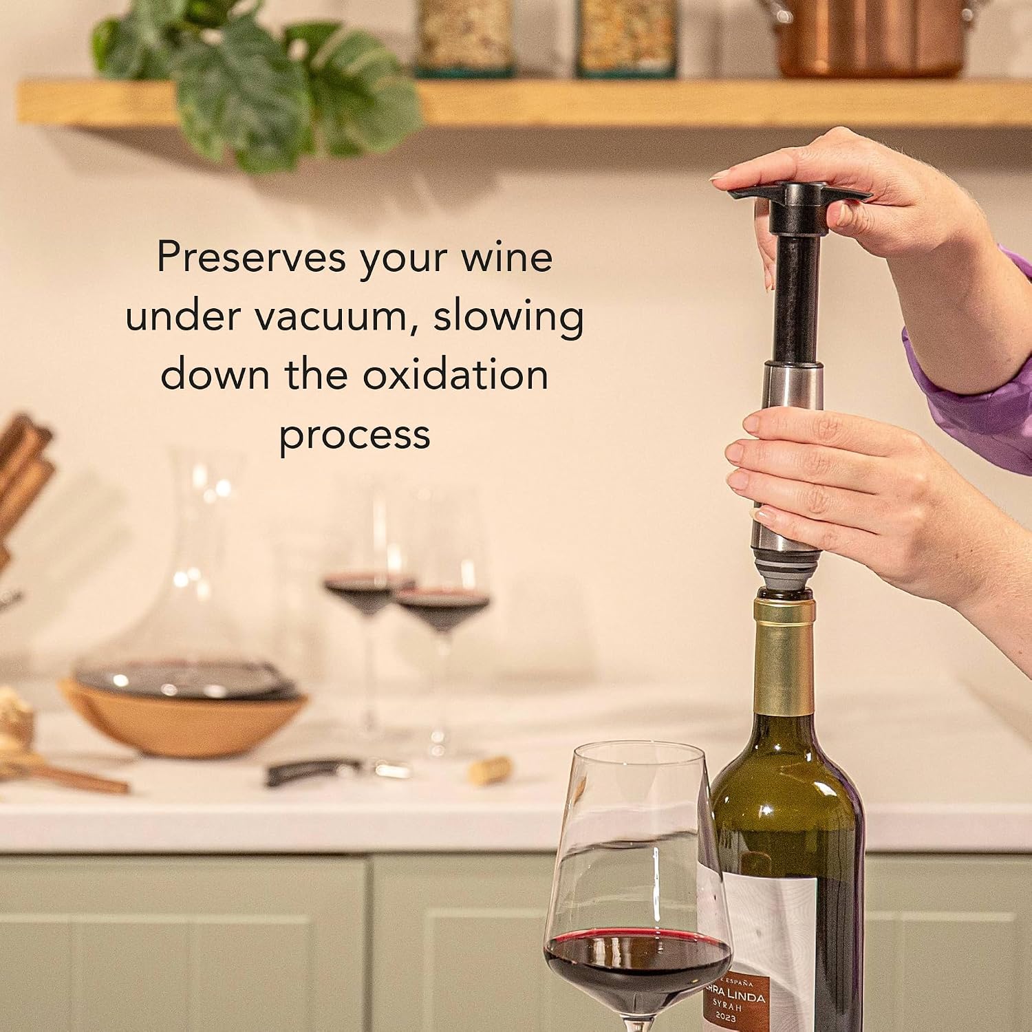 Vacu Vin Vacu vin stainless steele wine saver 1 pump 1 stopper, 1 Ounce