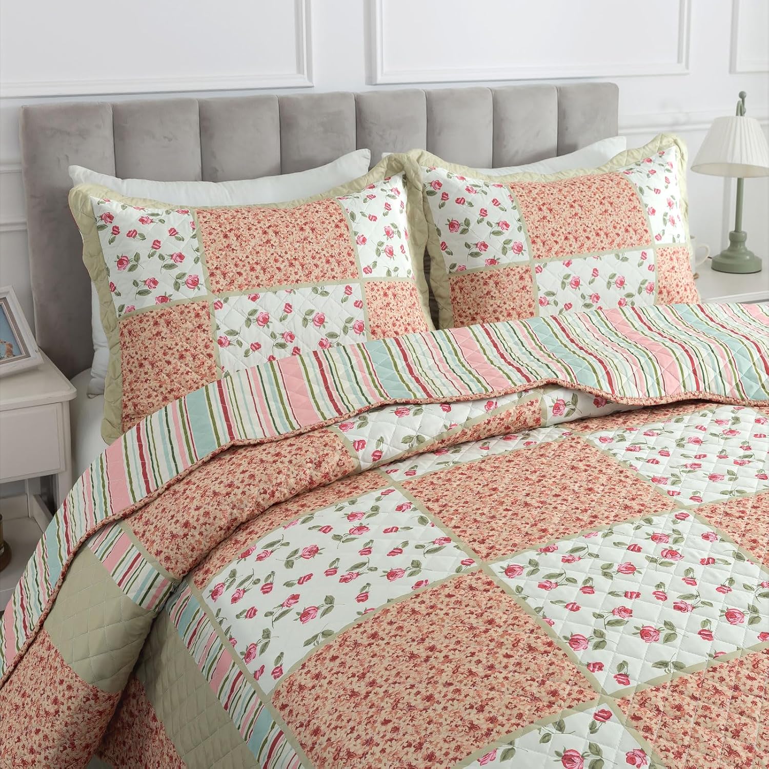 Travan Queen Quilt Set 3-Piece Bedspread Quilted Oversized Lightweight Microfiber Coverlet Set with Shams Violet Purple Floral Pattern Quilted
