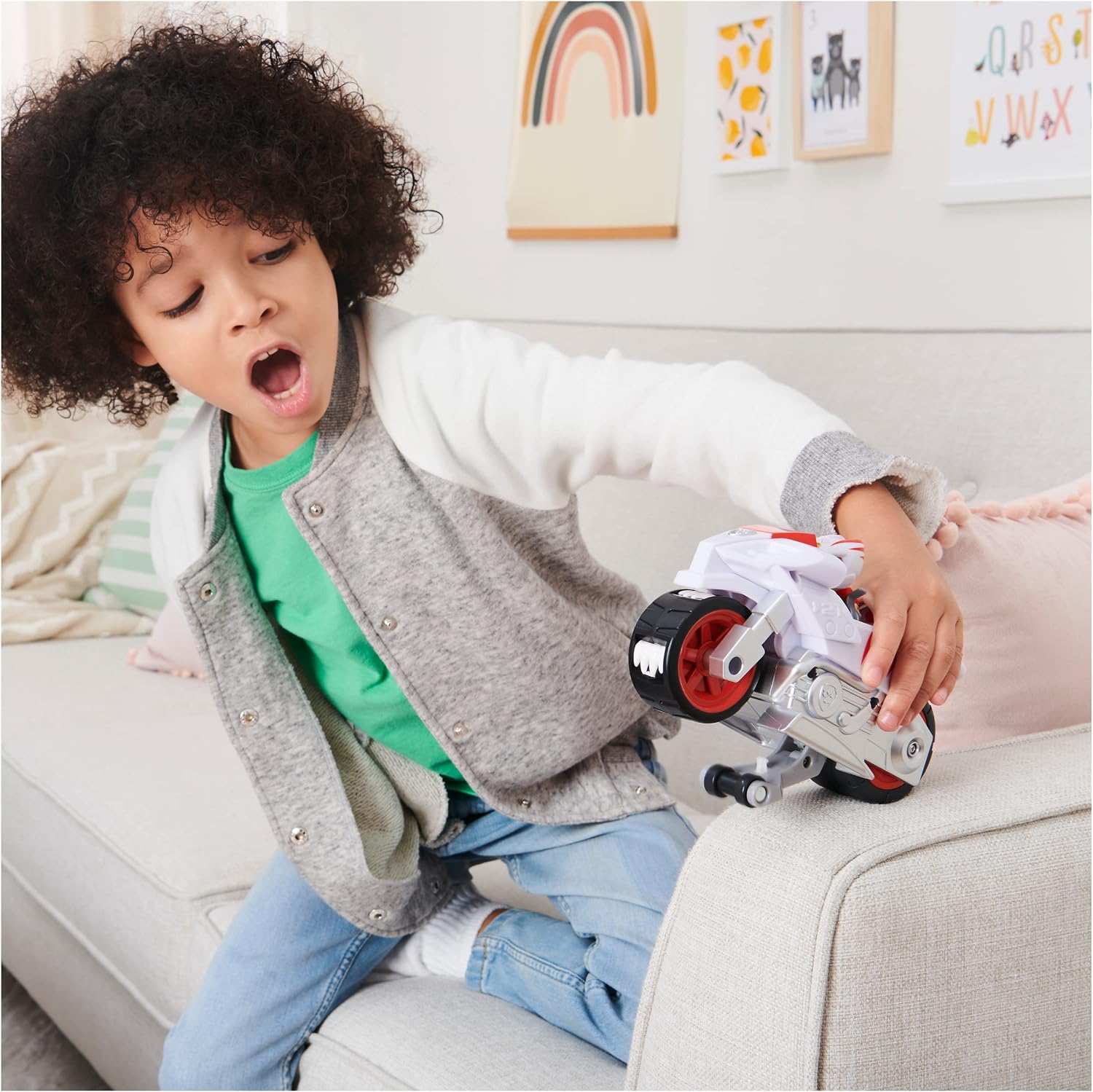 PAW Patrol, Moto Pups Wildcat’s Deluxe Pull Back Motorcycle Vehicle with Wheelie Feature and Toy Figure