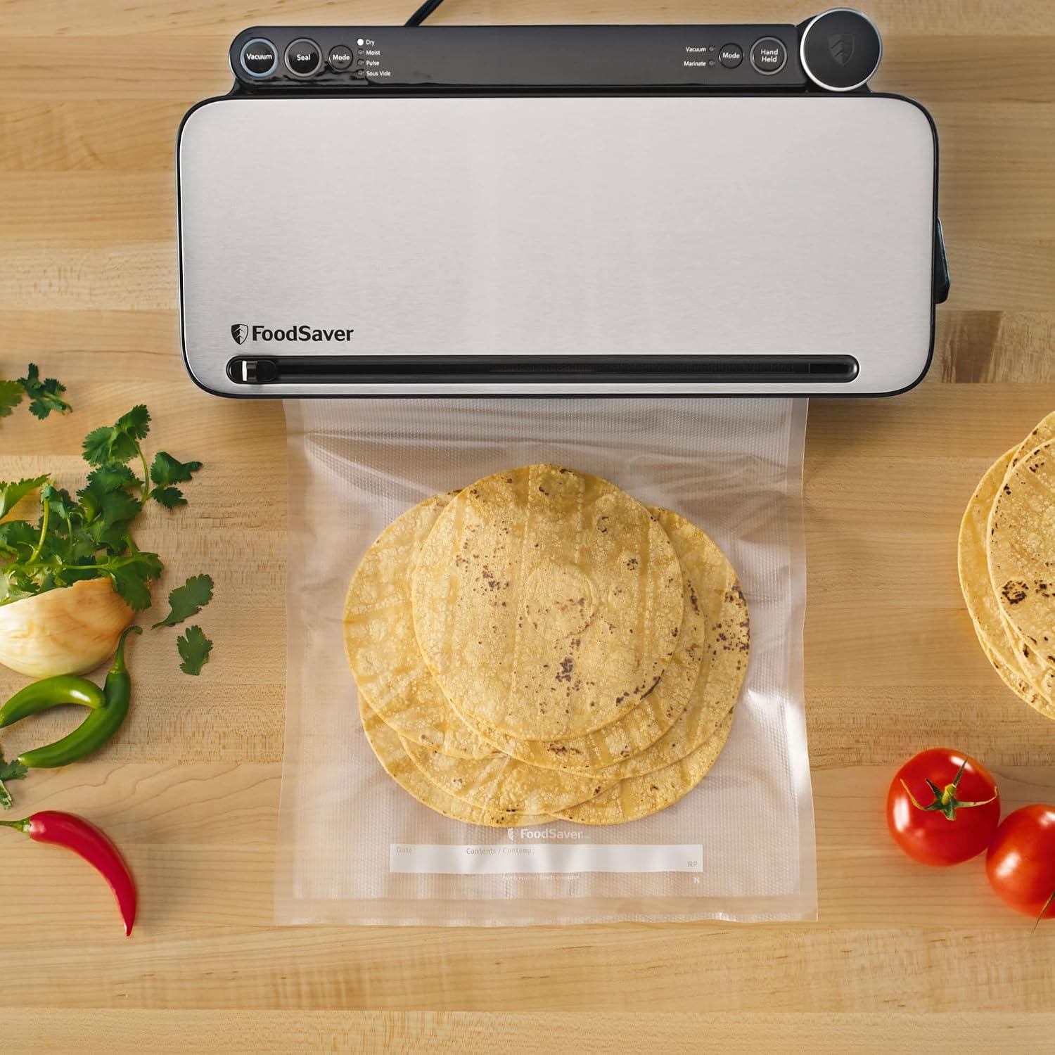 FoodSaver Vacuum Sealer Machine, Automatic Bag Detection, Sous Vide Friendly, with sealer bags, roll, handheld vacuum sealer, black