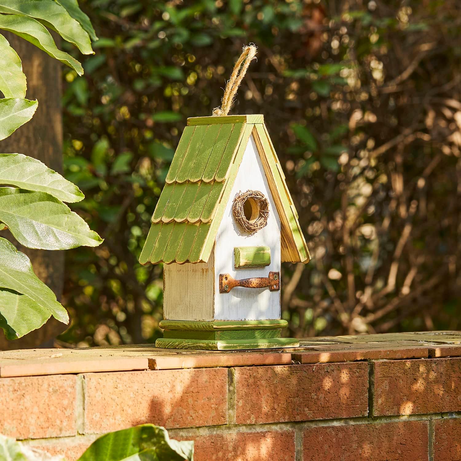 Glitzhome Bird Houses for Outside,10" H Rustic Wooden Bird House Garden Distressed Decorative Birdhouse for Outdoors, Hanging Birdhouse for Bluebird Hummingbird Wren Finch Cardinals Cedar