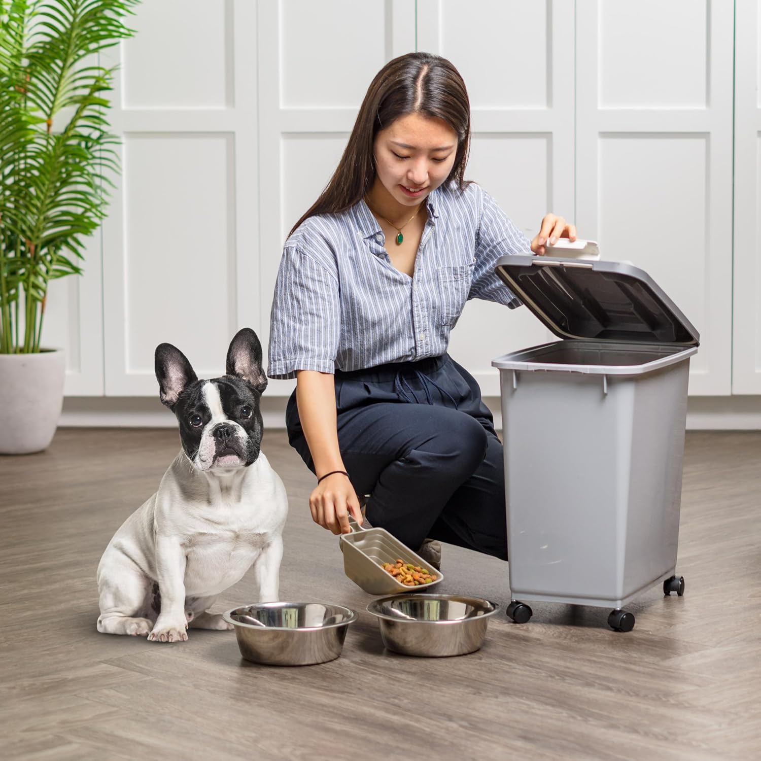 IRIS USA Dog Food Storage Container, Up to 30 lbs, Navy/Pearl, Made in USA | Wheels for Mobility, Airtight Seal, BPA-Free, Best for Bird Seed, Cat food, Cat Litter, Chicken Feed, Pellets