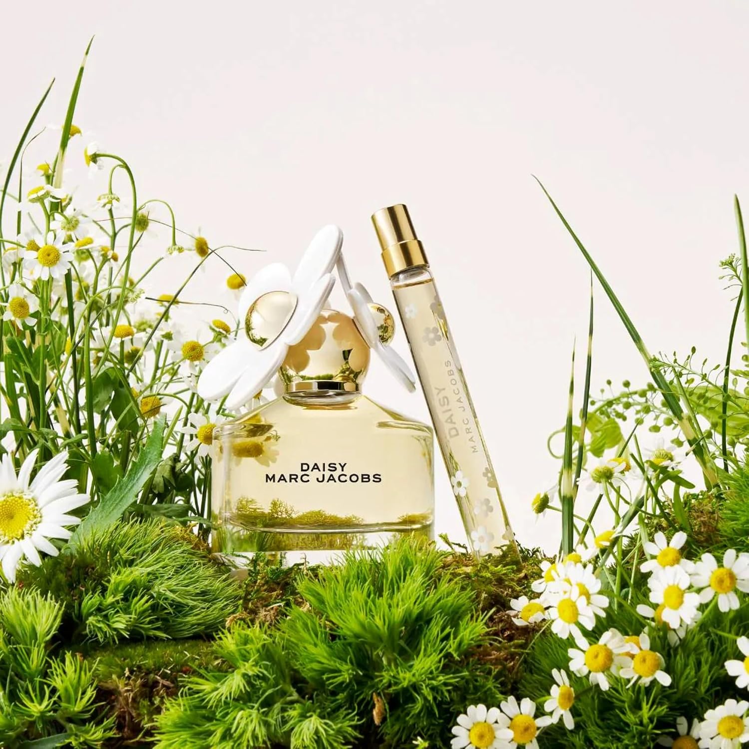 Marc Jacobs Daisy Eau de Toilette – Radiant Floral Women's Perfume – With Notes of Wild Berries