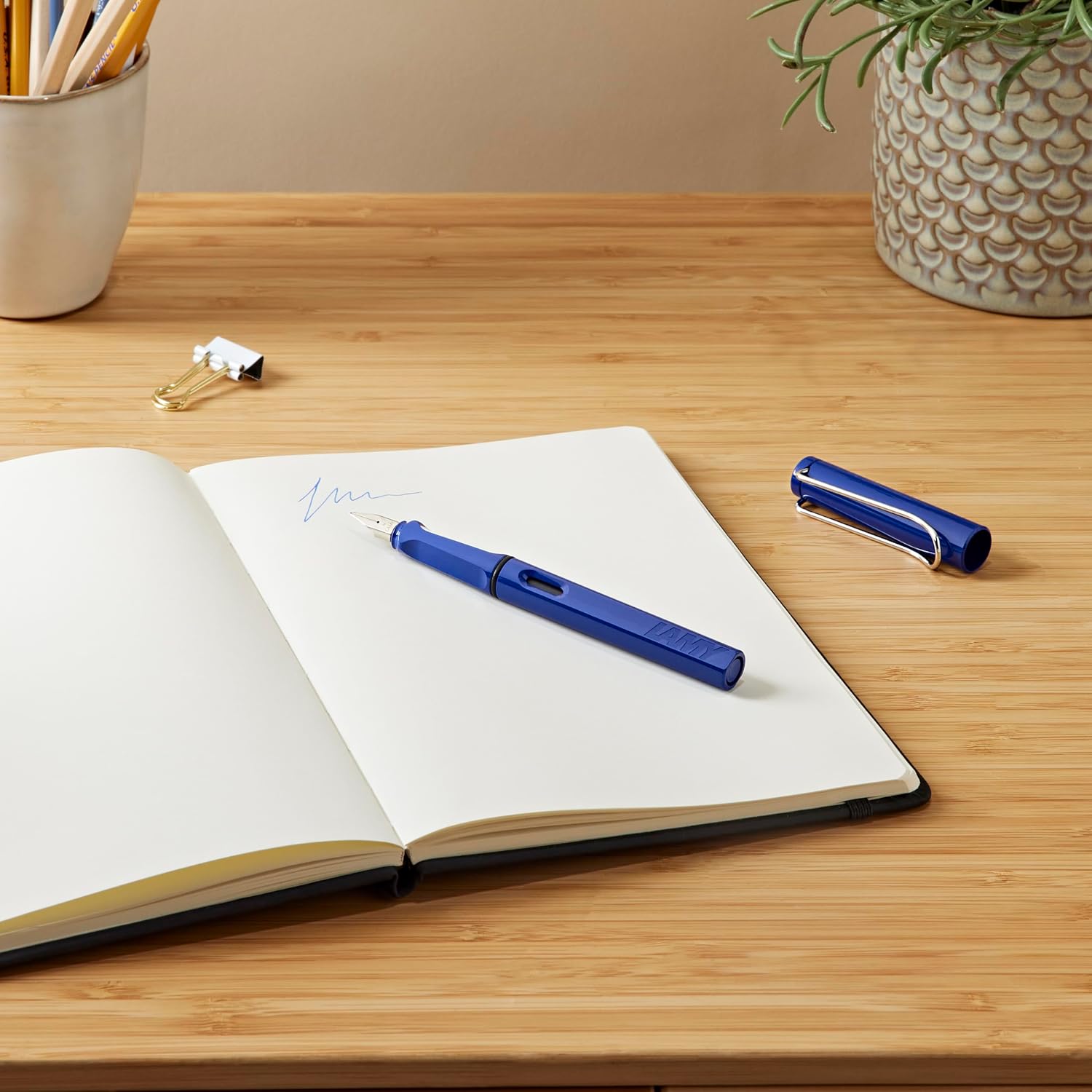 LAMY safari umbra - Fountain Pen with ergonomic grip & polished steel nib in size F - ideal for any Writing & Calligraphy - including LAMY T 10 blue cartridge - Right-Handed