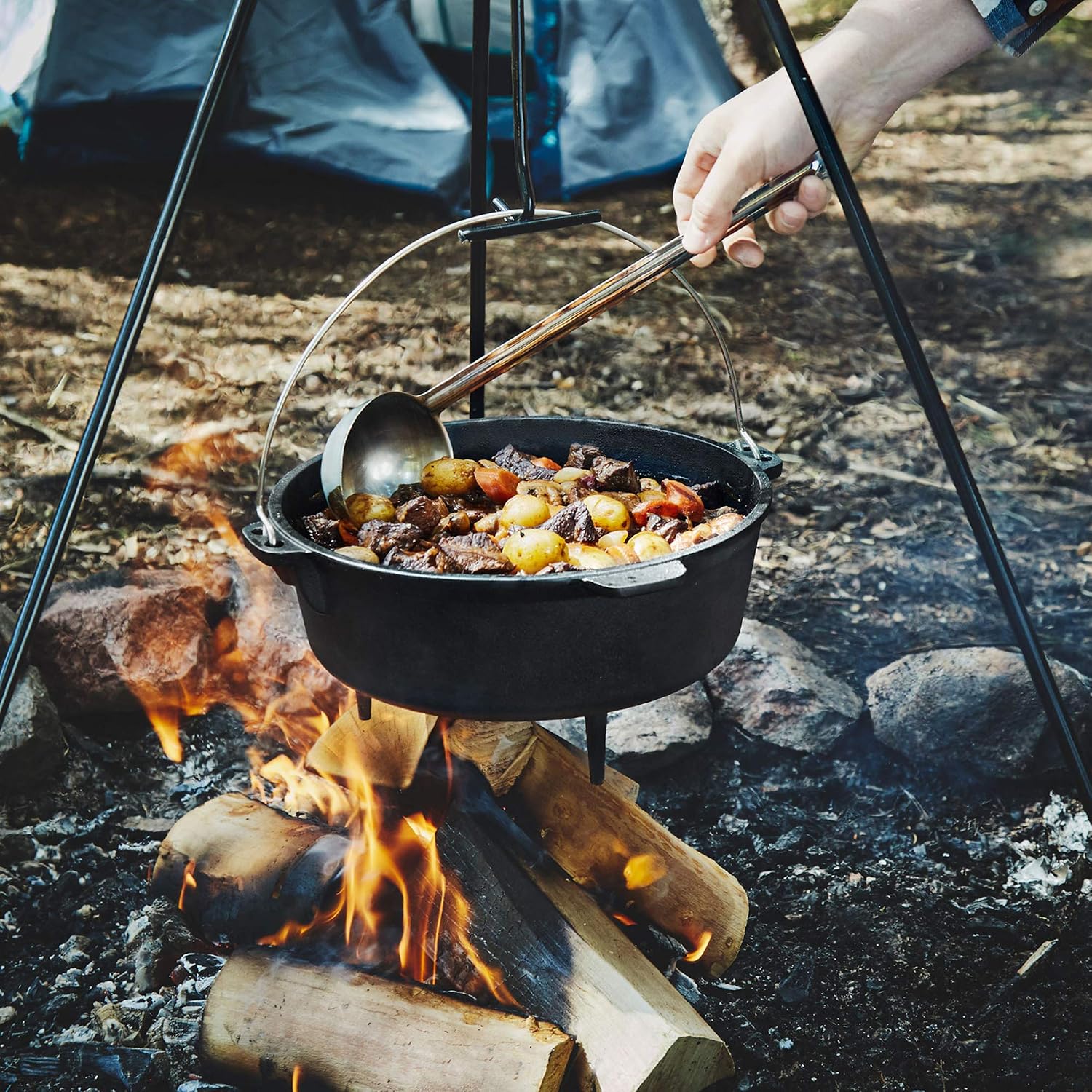 Uno Casa 6Qt Cast Iron Camping Dutch Oven with Lid Lifter and Storage Bag - Pre-Seasoned Outdoor Dutch Oven for Campfire Cooking, Stews