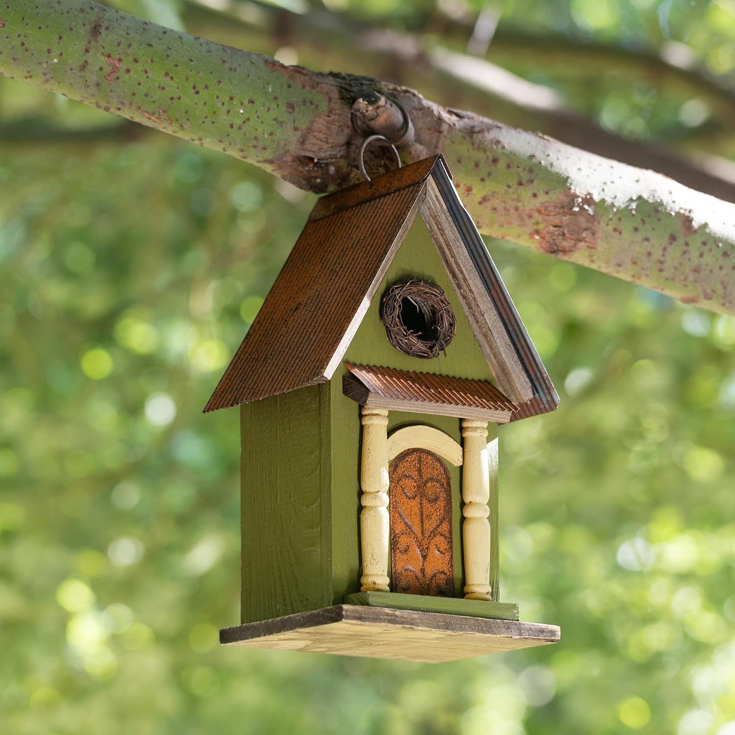 Glitzhome Bird Houses for Outside,10" H Rustic Wooden Bird House Garden Distressed Decorative Birdhouse for Outdoors, Hanging Birdhouse for Bluebird Hummingbird Wren Finch Cardinals Cedar