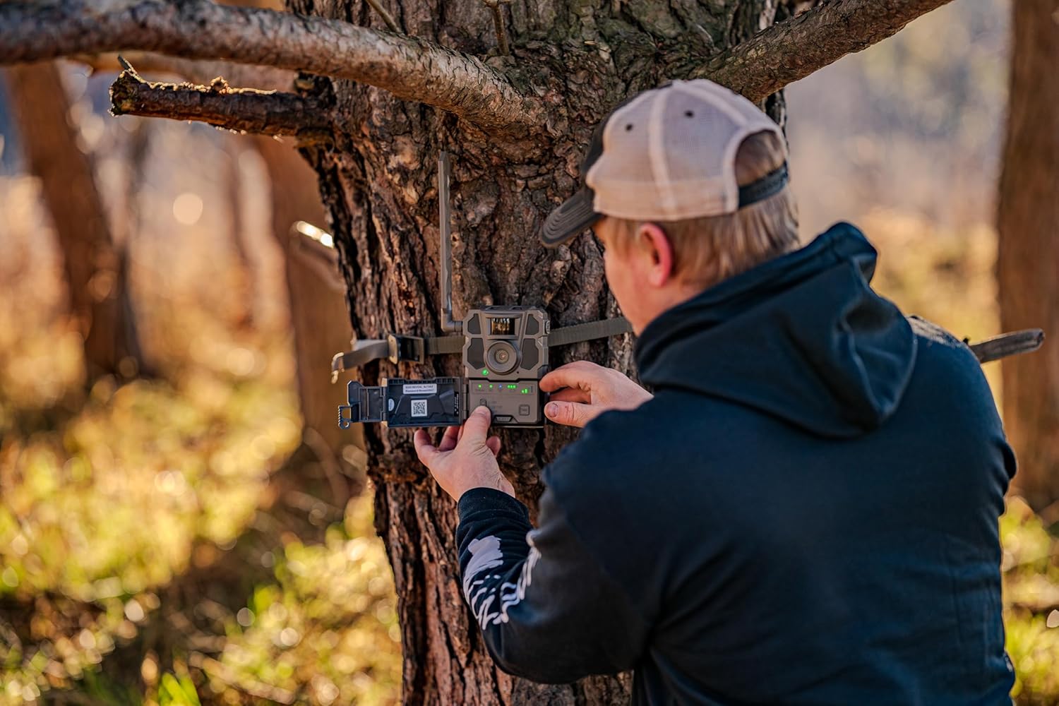 TACTACAM Reveal X 3.0 Cellular Trail Camera Reveal Solar Panel | Night Vision, 4K photo, 1080p video, auto-connect multi-carrier LTE