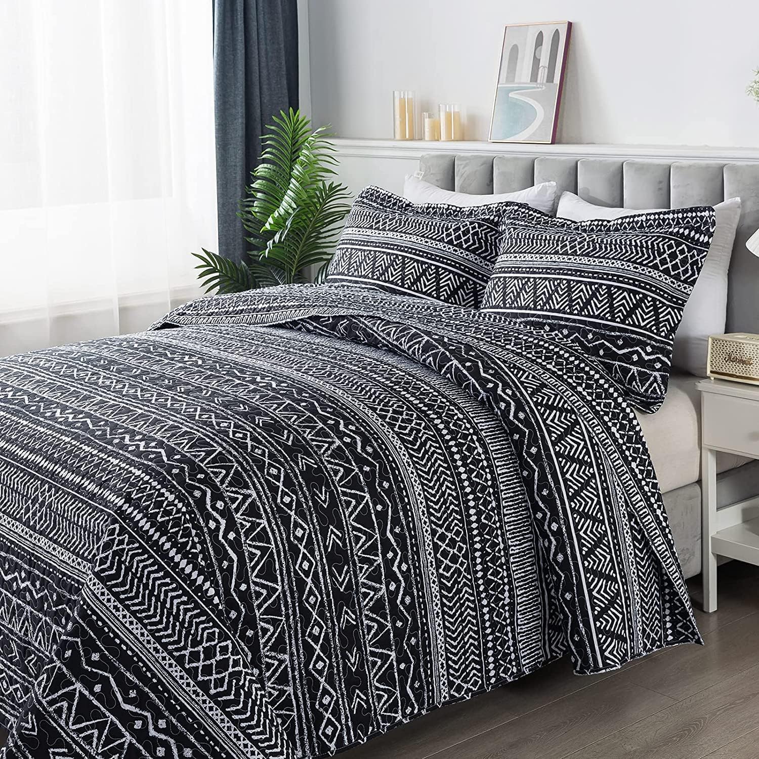 Travan Queen Quilt Set 3-Piece Bedspread Quilted Oversized Lightweight Microfiber Coverlet Set with Shams Violet Purple Floral Pattern Quilted