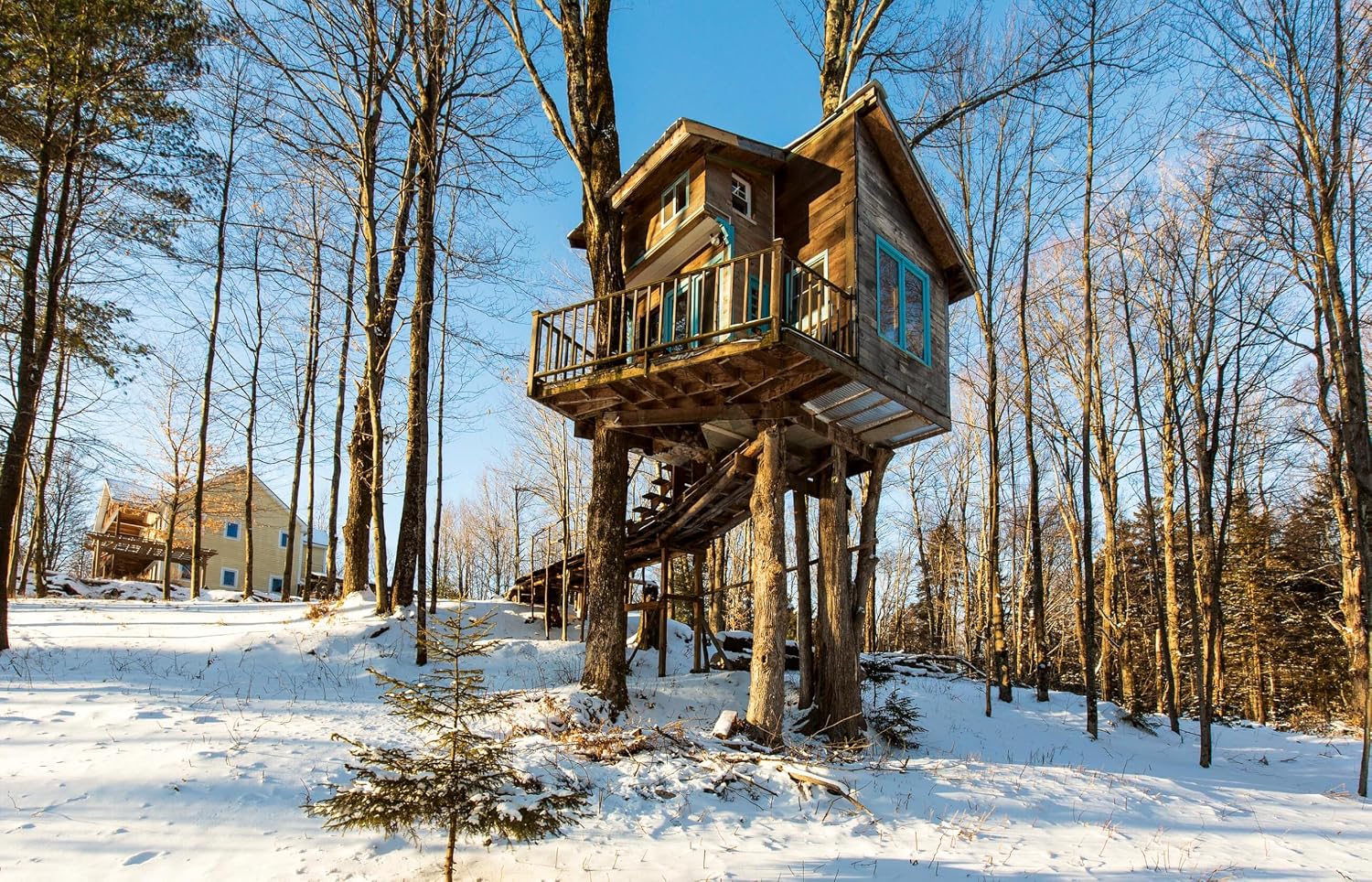 Microshelters: 59 Creative Cabins, Tiny Houses, Tree Houses, and Other Small Structures