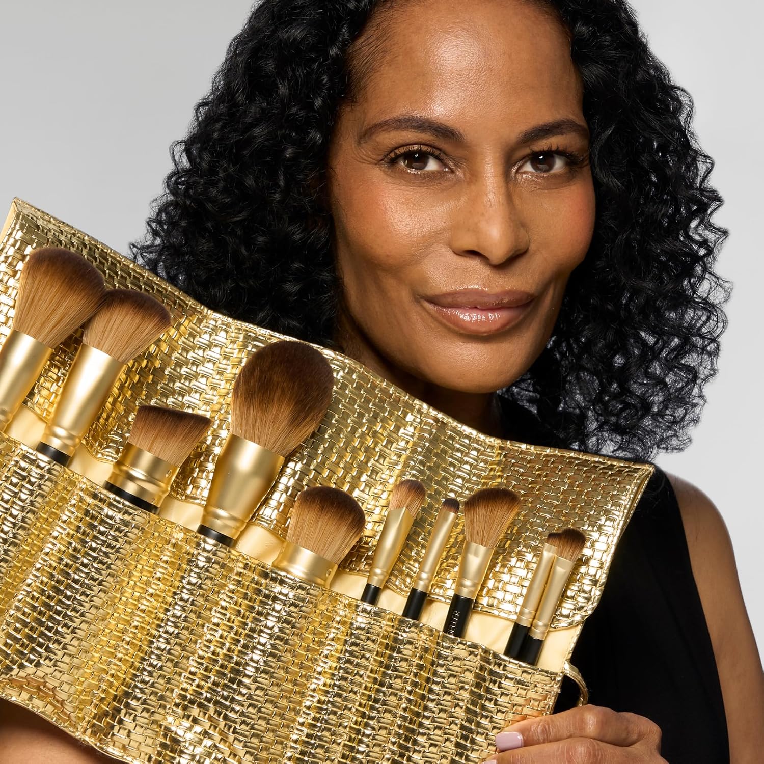 LAURA GELLER NEW YORK Makeup Brushes - Retractable Angled Kabuki Brush