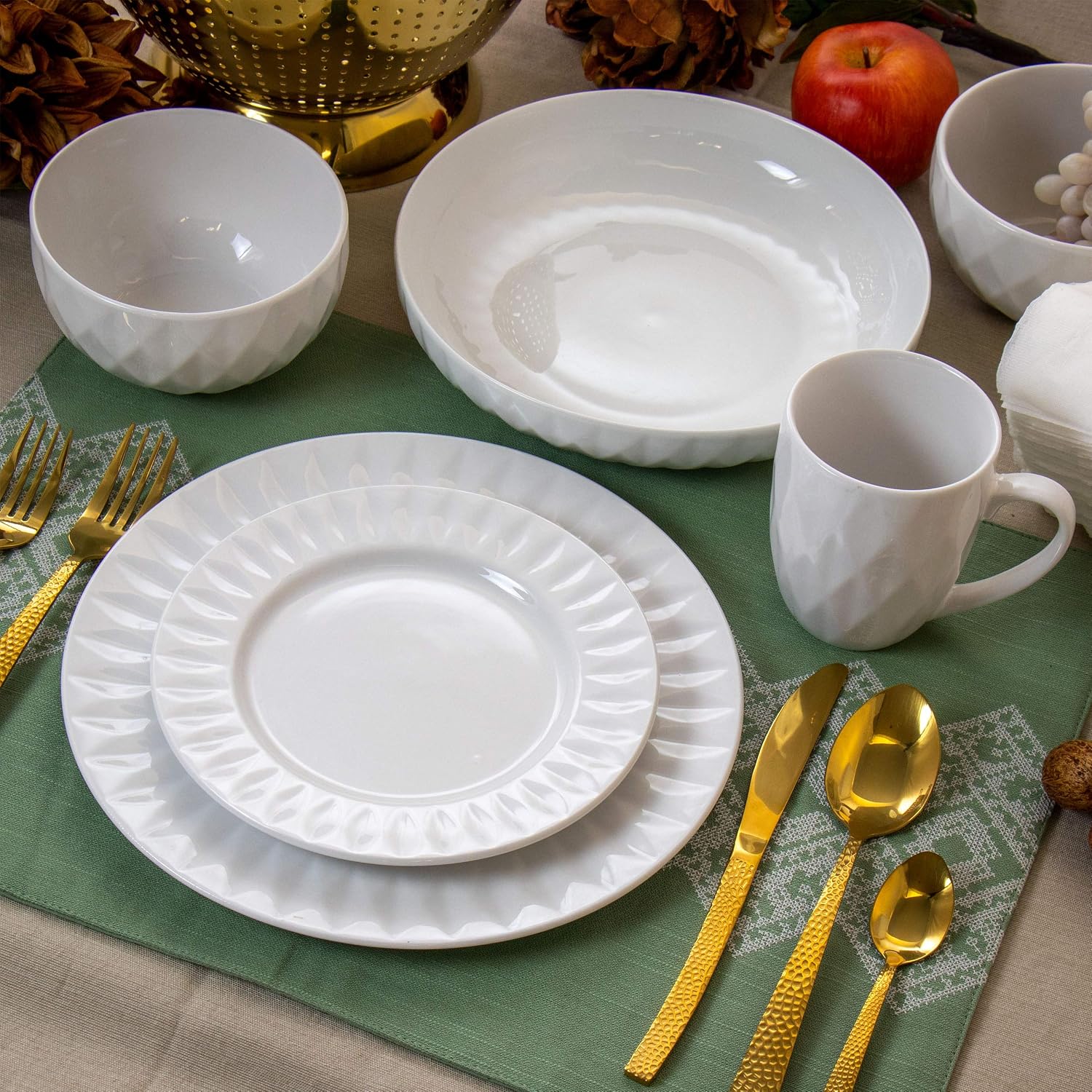 Elama White Porcelain Dish Dinnerware Set, 18 Piece, Newman