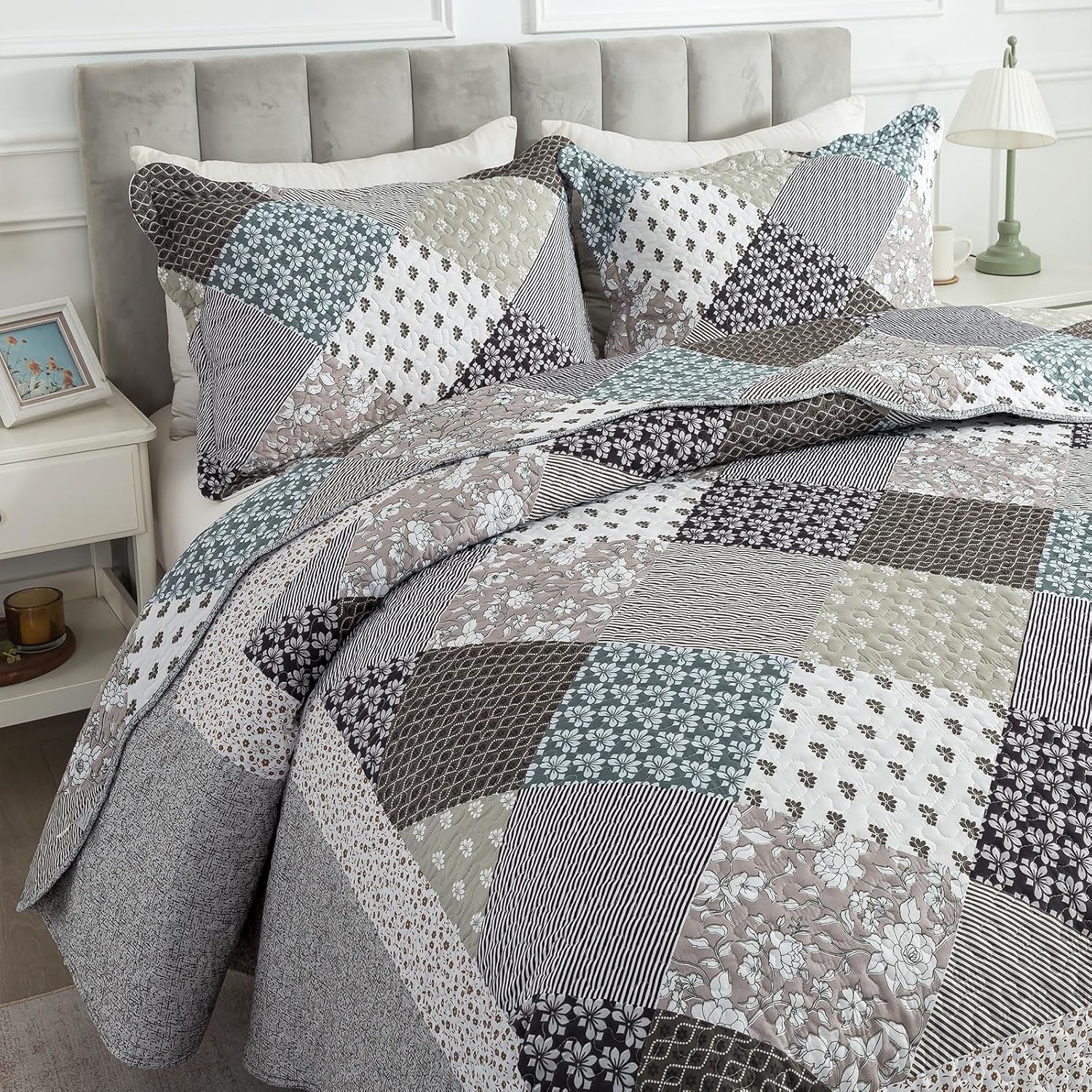 Travan Queen Quilt Set 3-Piece Bedspread Quilted Oversized Lightweight Microfiber Coverlet Set with Shams Violet Purple Floral Pattern Quilted