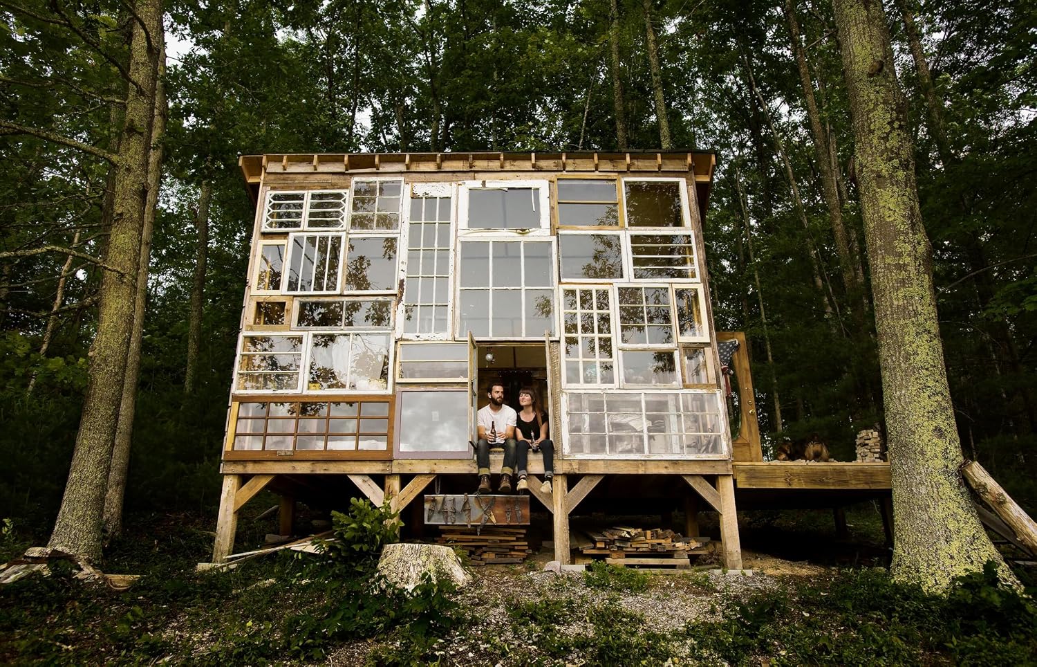 Microshelters: 59 Creative Cabins, Tiny Houses, Tree Houses, and Other Small Structures
