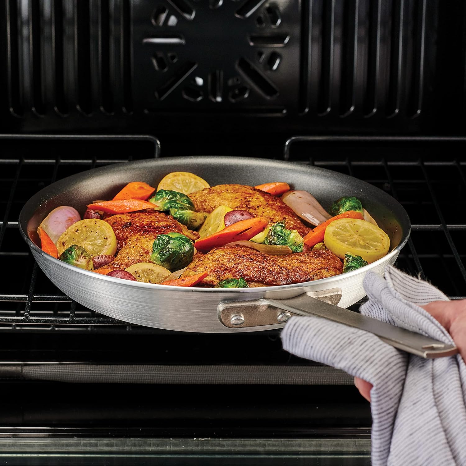 Tramontina Professional Fusion 8-Inch Non Stick Small Frying Pan | Heavy-Gauge Aluminum Skillet with Reinforced Nonstick Coating, Dishwasher and Oven Safe